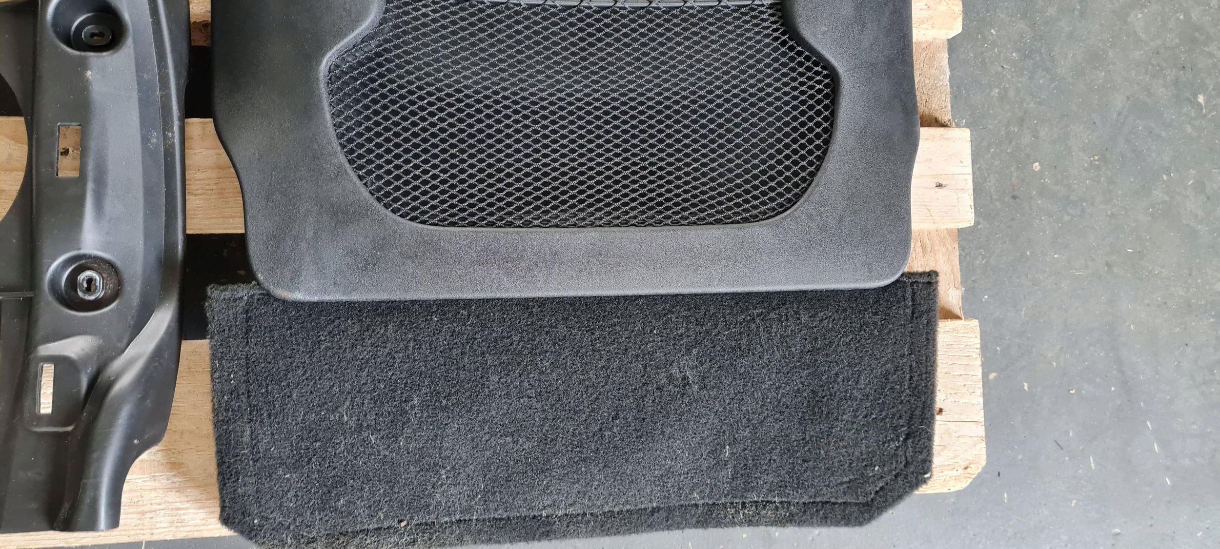 Chrysler Pacifica 2022 cover PLECY seat side left front 5SX21TRMA