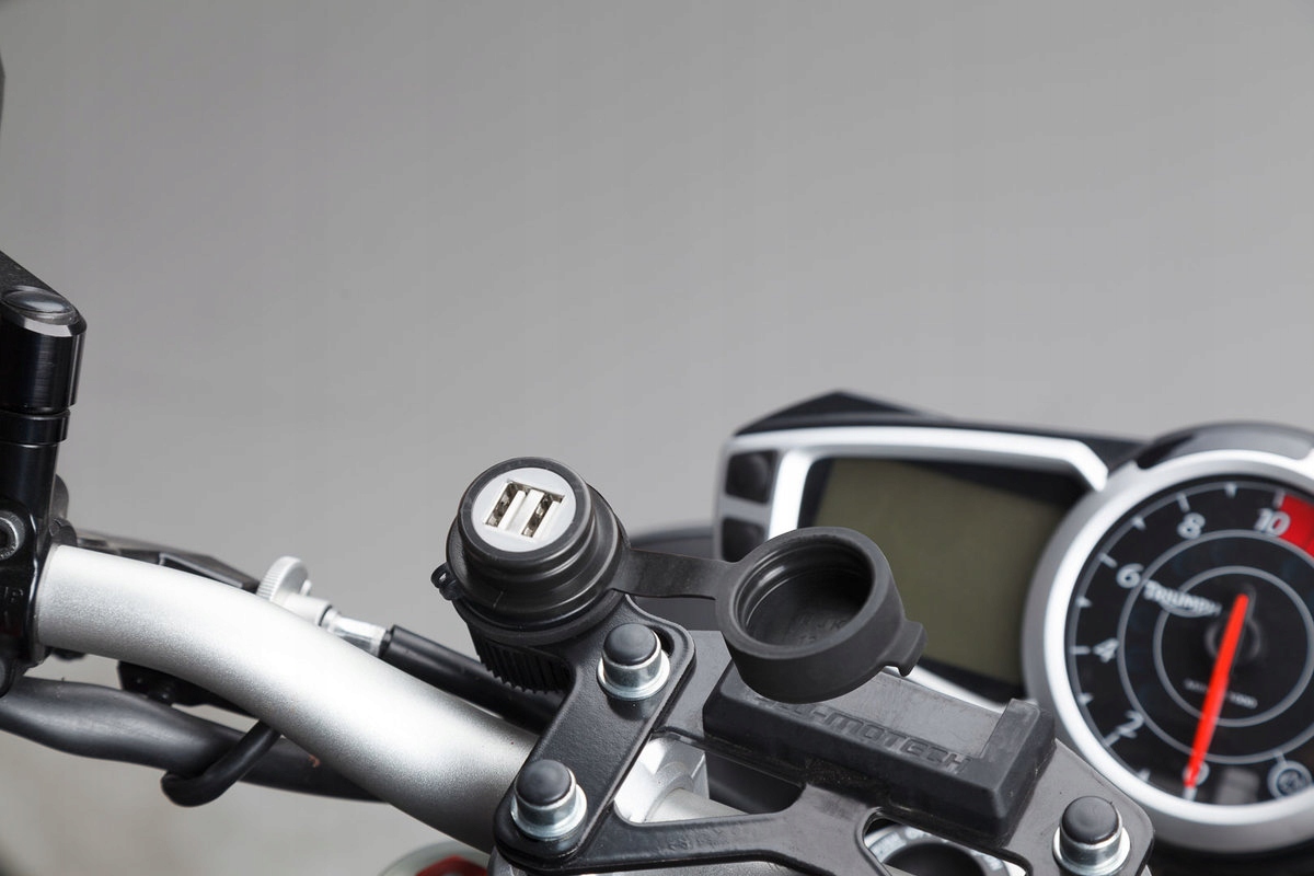 LIGHTER SOCKET WITH DOUBLE USB 12V PORT