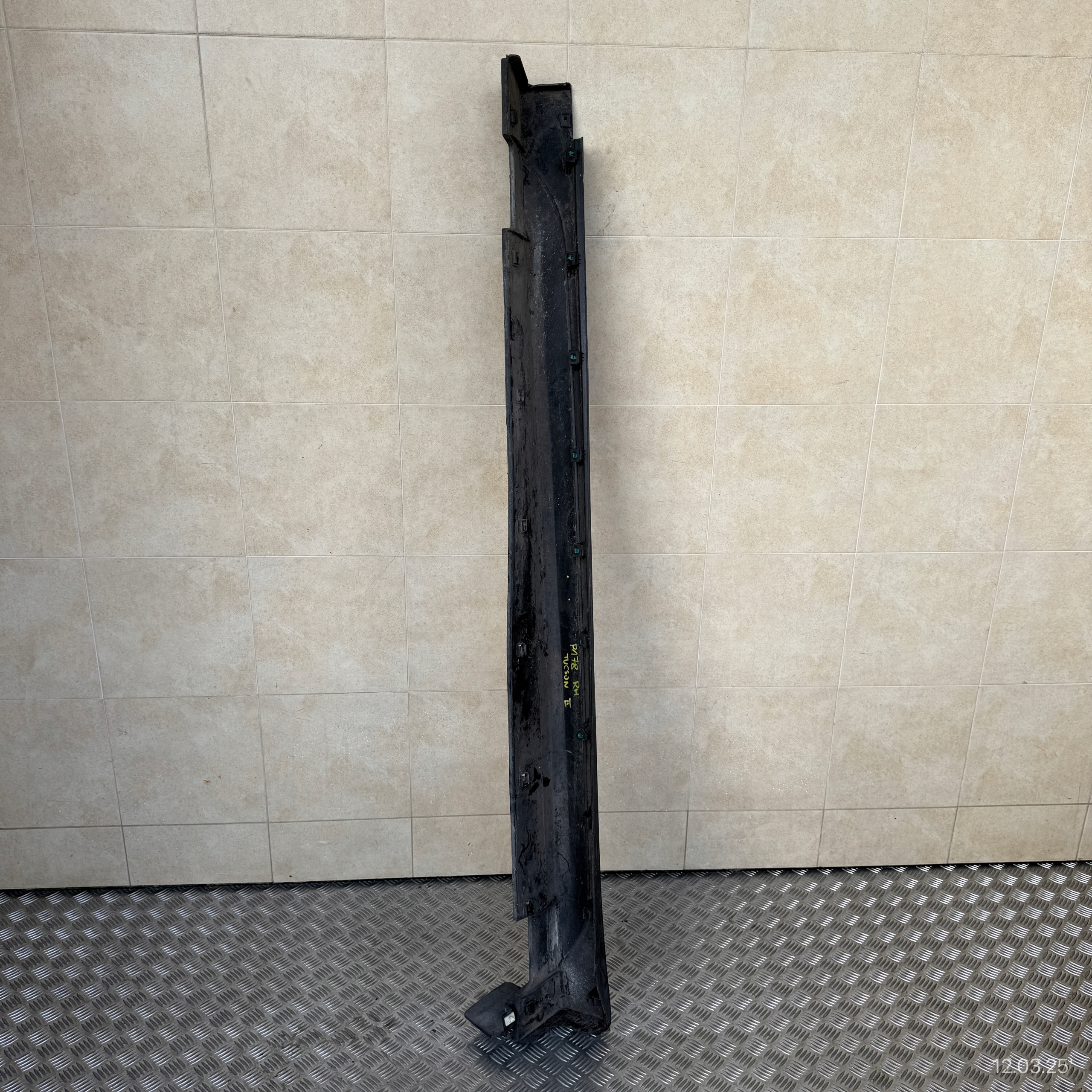 moulding threshold right threshold HYUNDAI TUCSON II 87754-D7000
