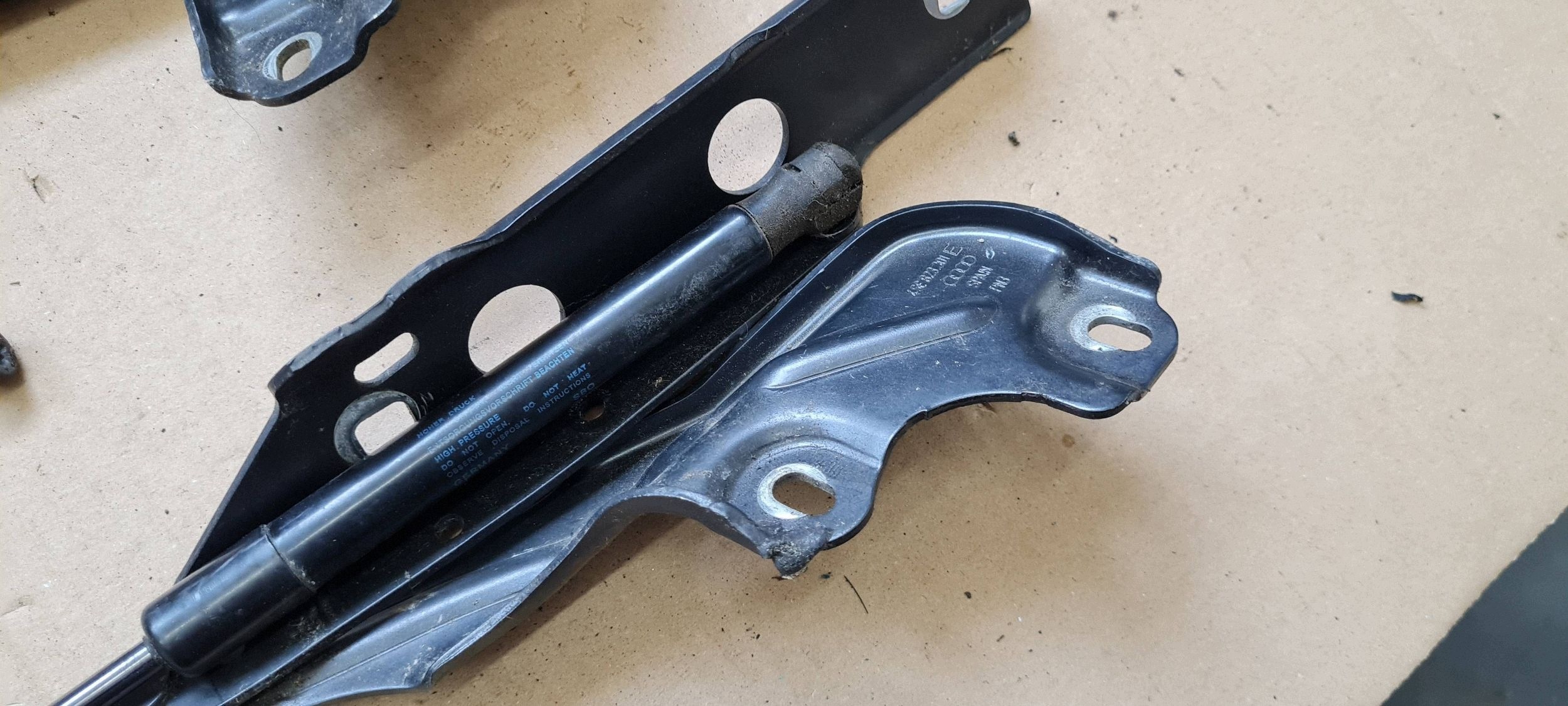 A7 4G hinge bonnet hinges left right 4G8823301E 4G8823302E 2X A6 C7 LX7U