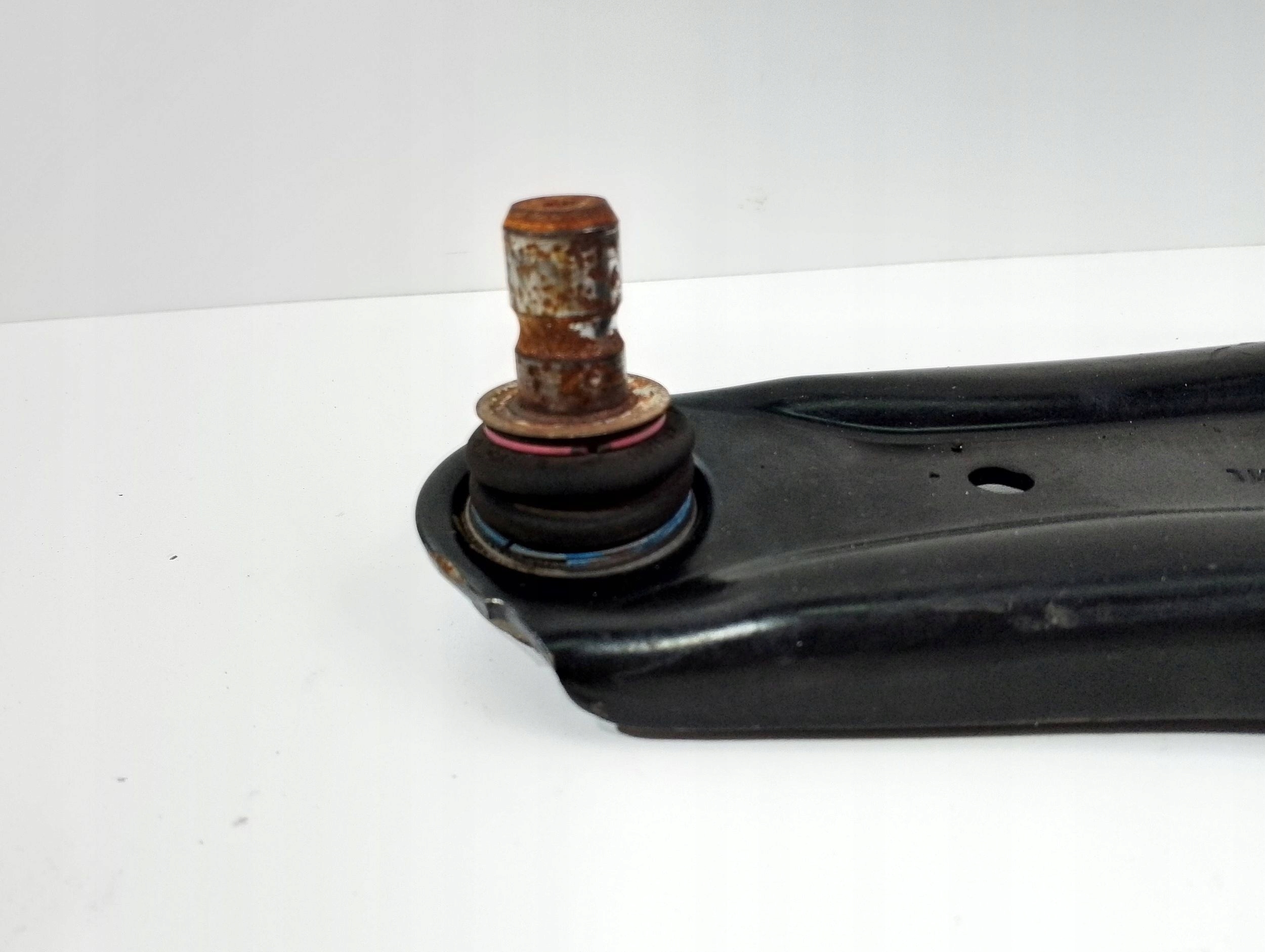 Ford Fiesta MK8 arm front left H1BC3051L (Q529)
