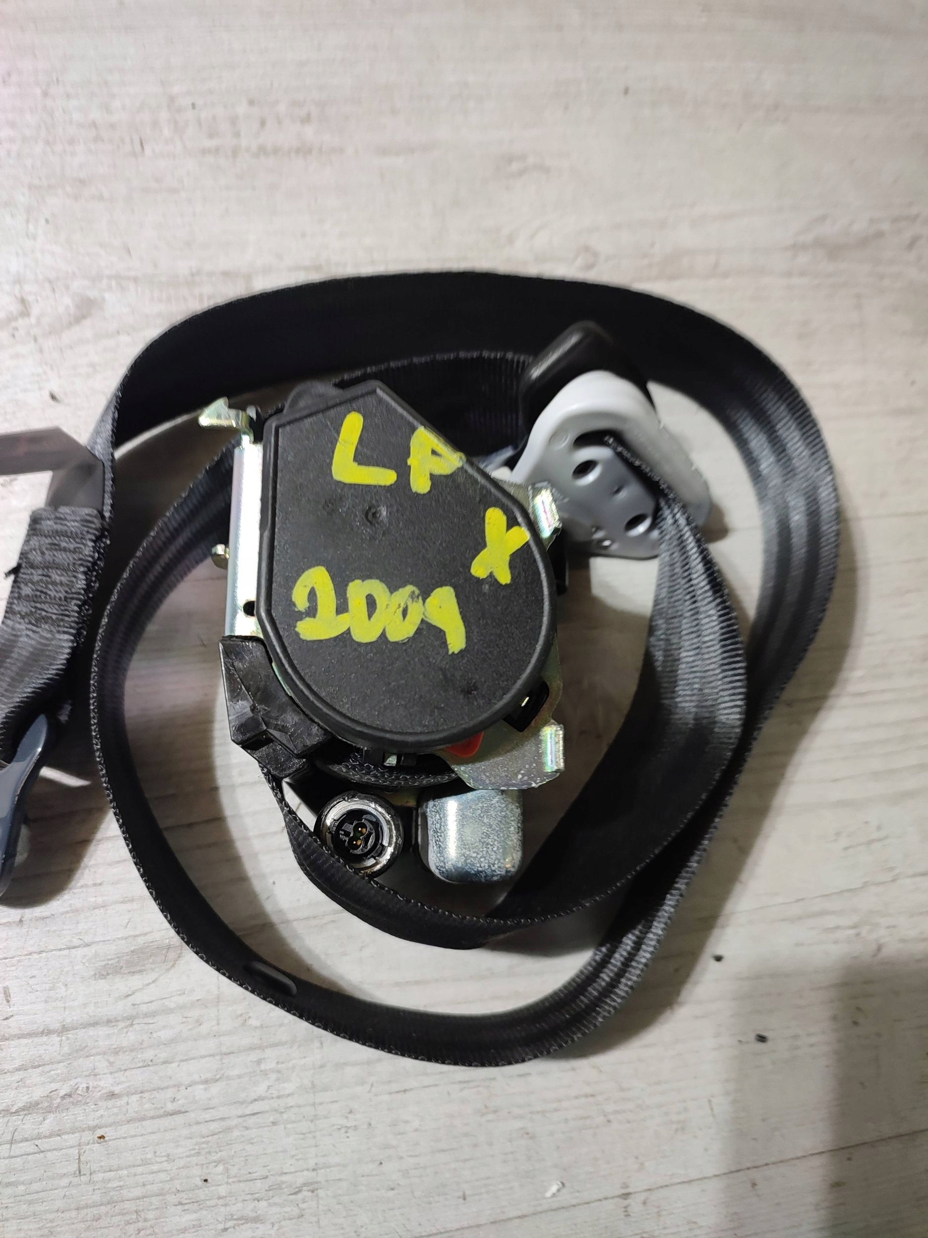 Peugeot 2008 and 2018 front side left tension belt safety