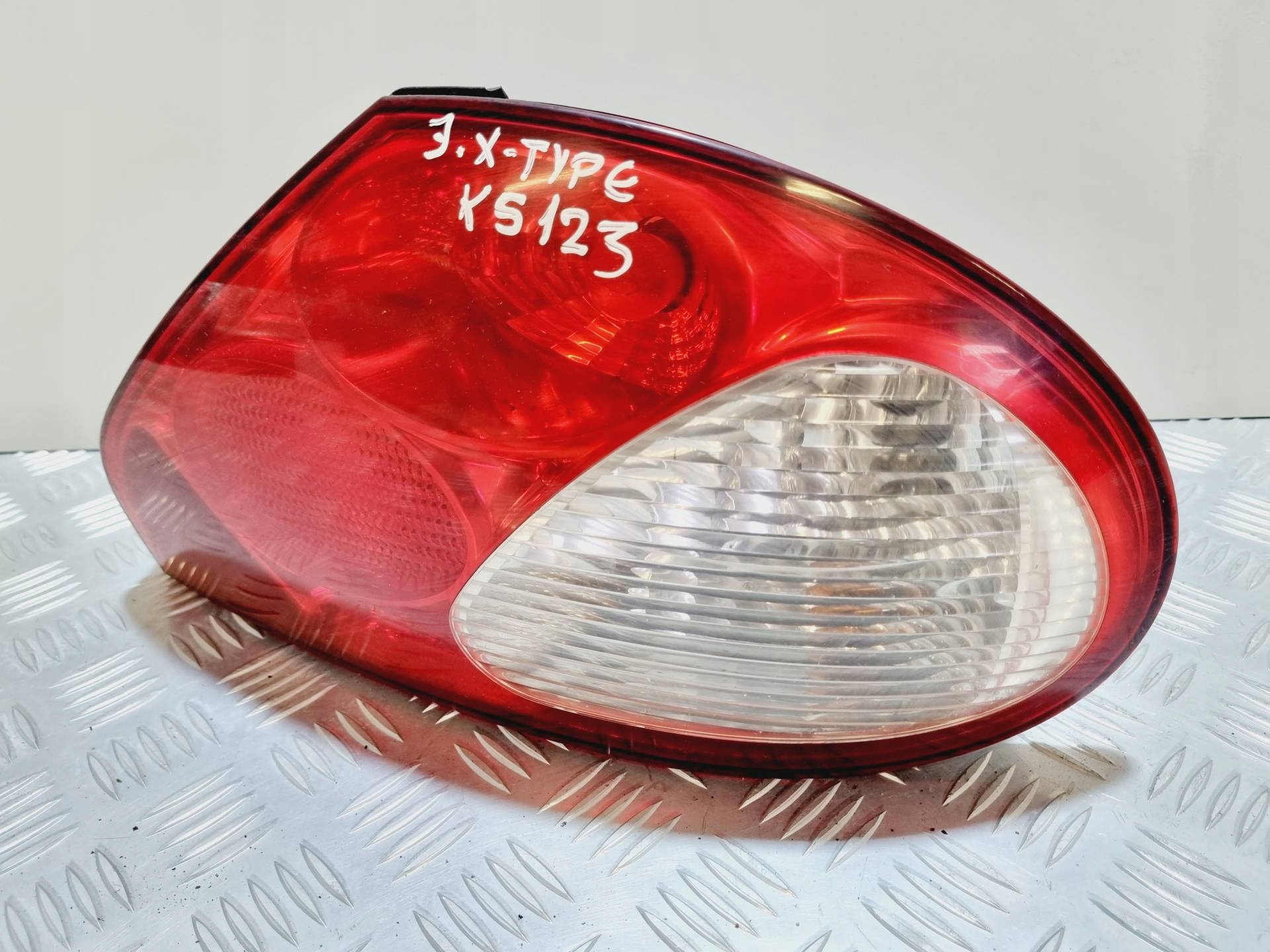 light rear right side Jaguar X-Type 2002 1X4313404AC