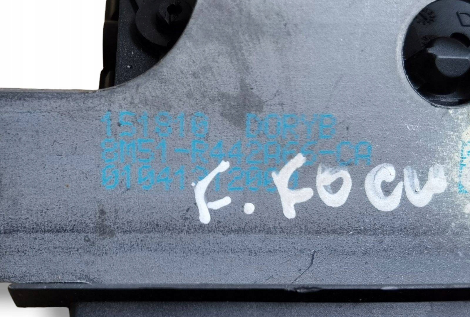 lock bonnet boot Ford Focus 2 facelift 2010 8M51-R442A66-CA