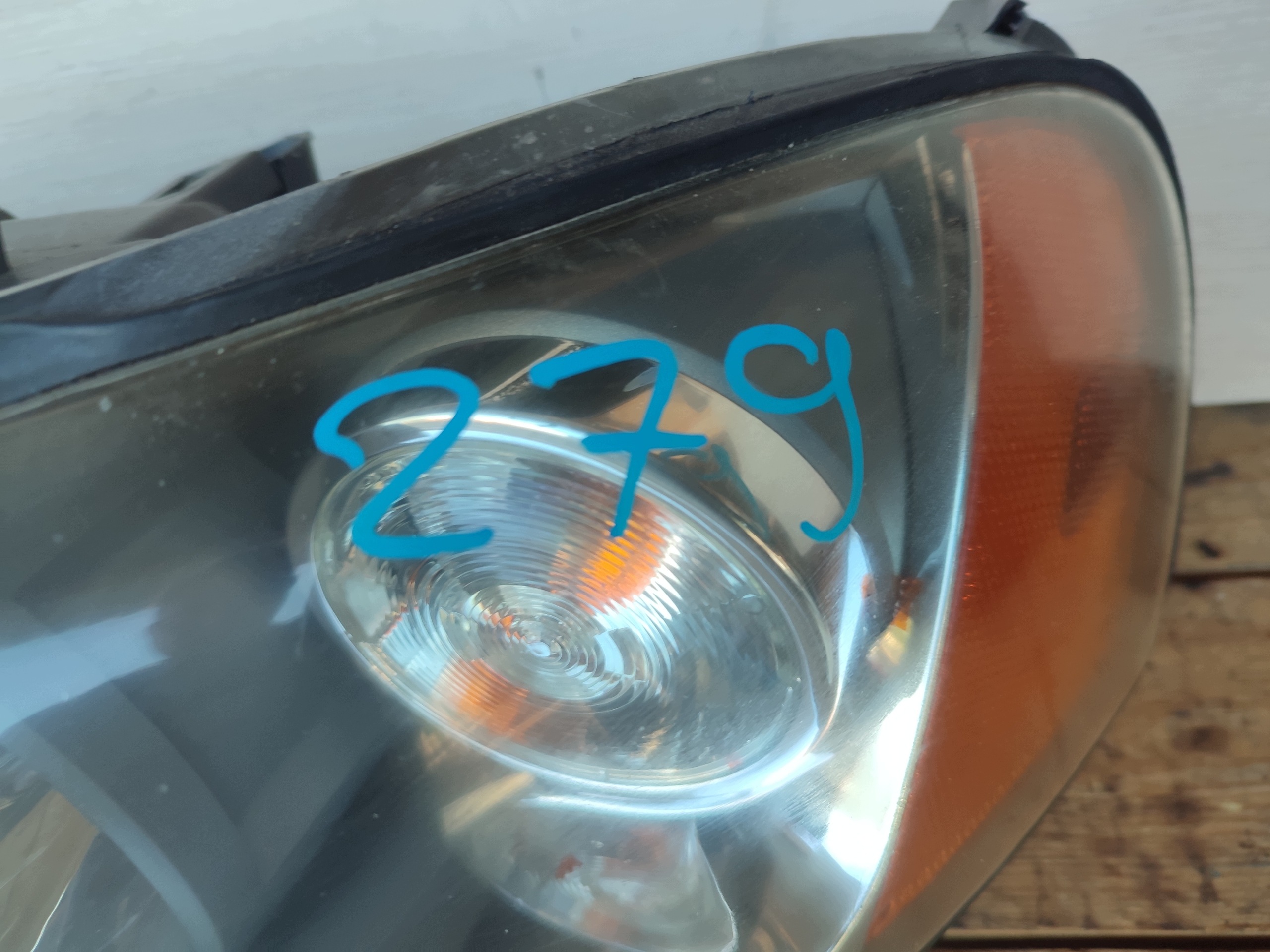 VOLVO V70 II left light front front 30698835 EUROPA