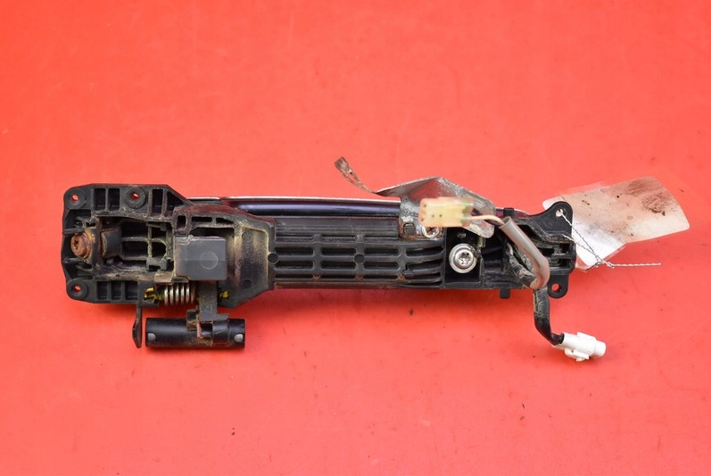 KLAMKA KLAPY TYŁ TYLNEJ SUZUKI GRAND VITARA II 06R Producent części Suzuki OE