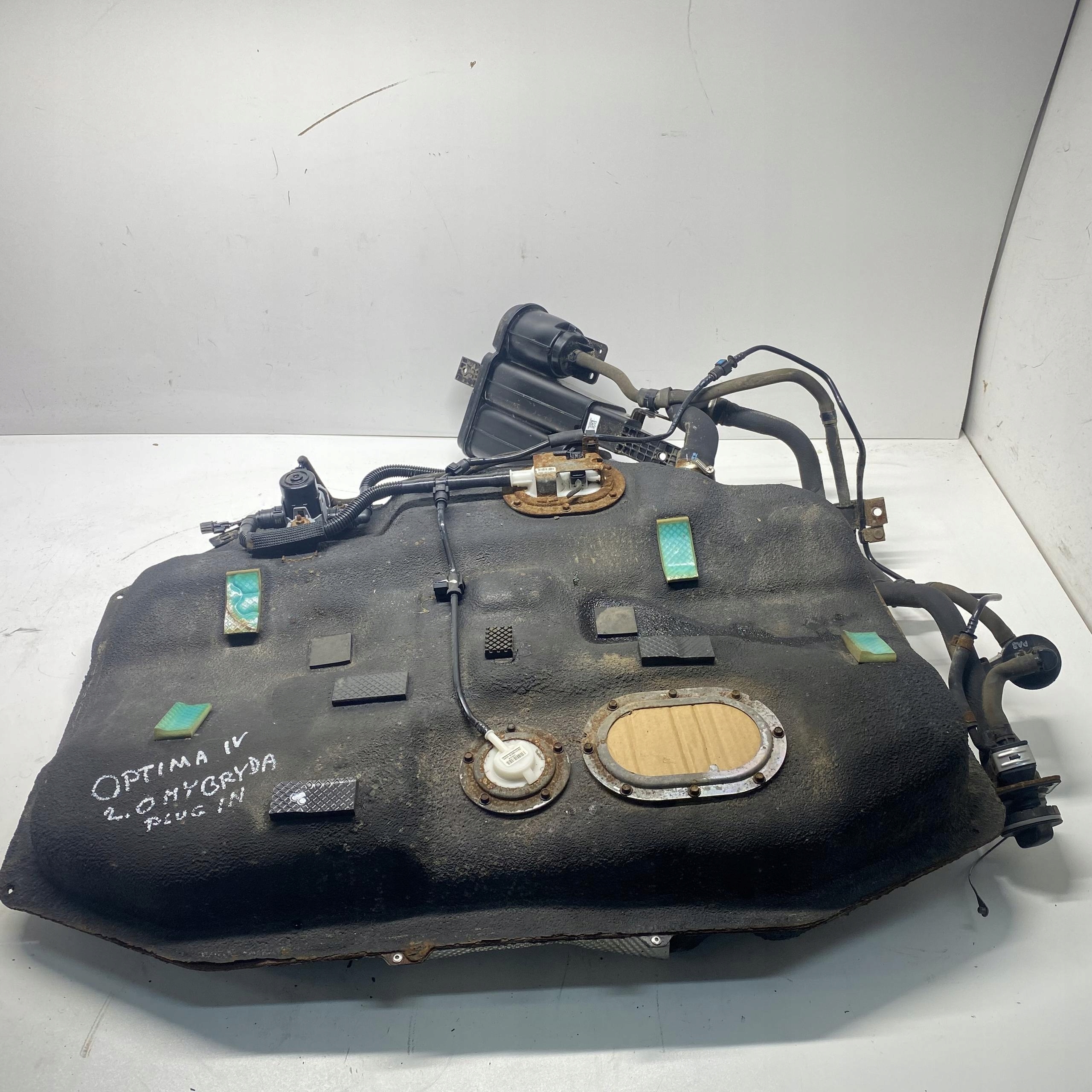 tank KIA OPTIMA IV 2.0 Benzin HYBRYDA 15