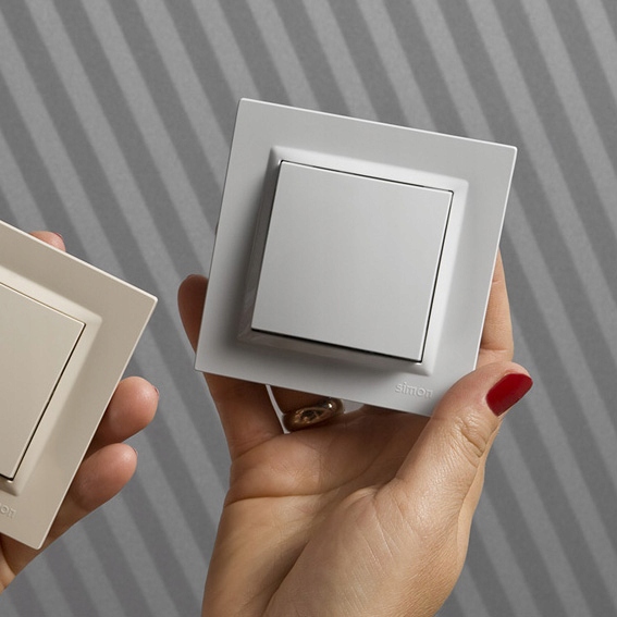 Simon 10 ramka poczwórna biała Kolor biały