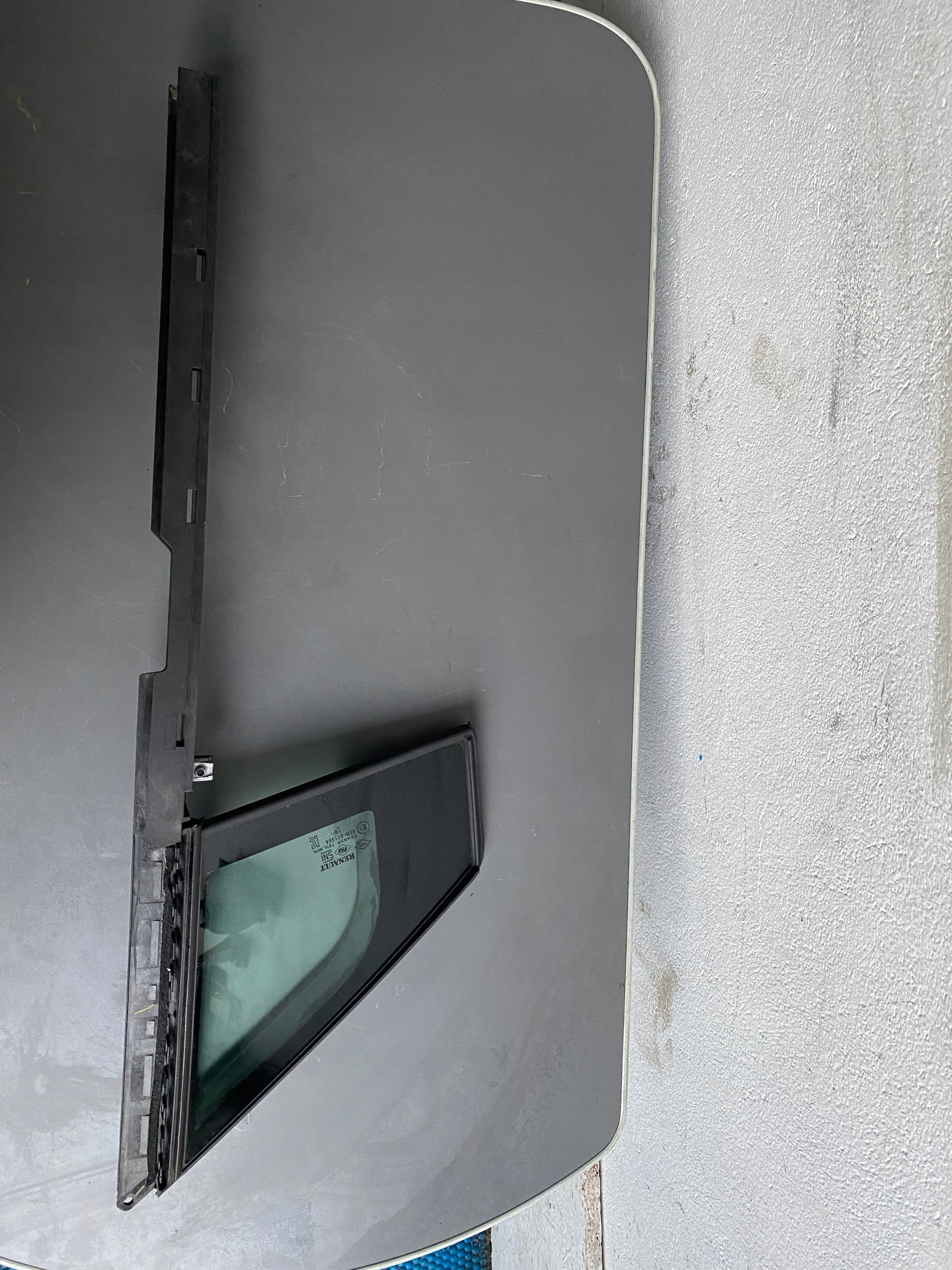 43R-011564 - Скло передньої лівої двері RENAULT CAPTUR II