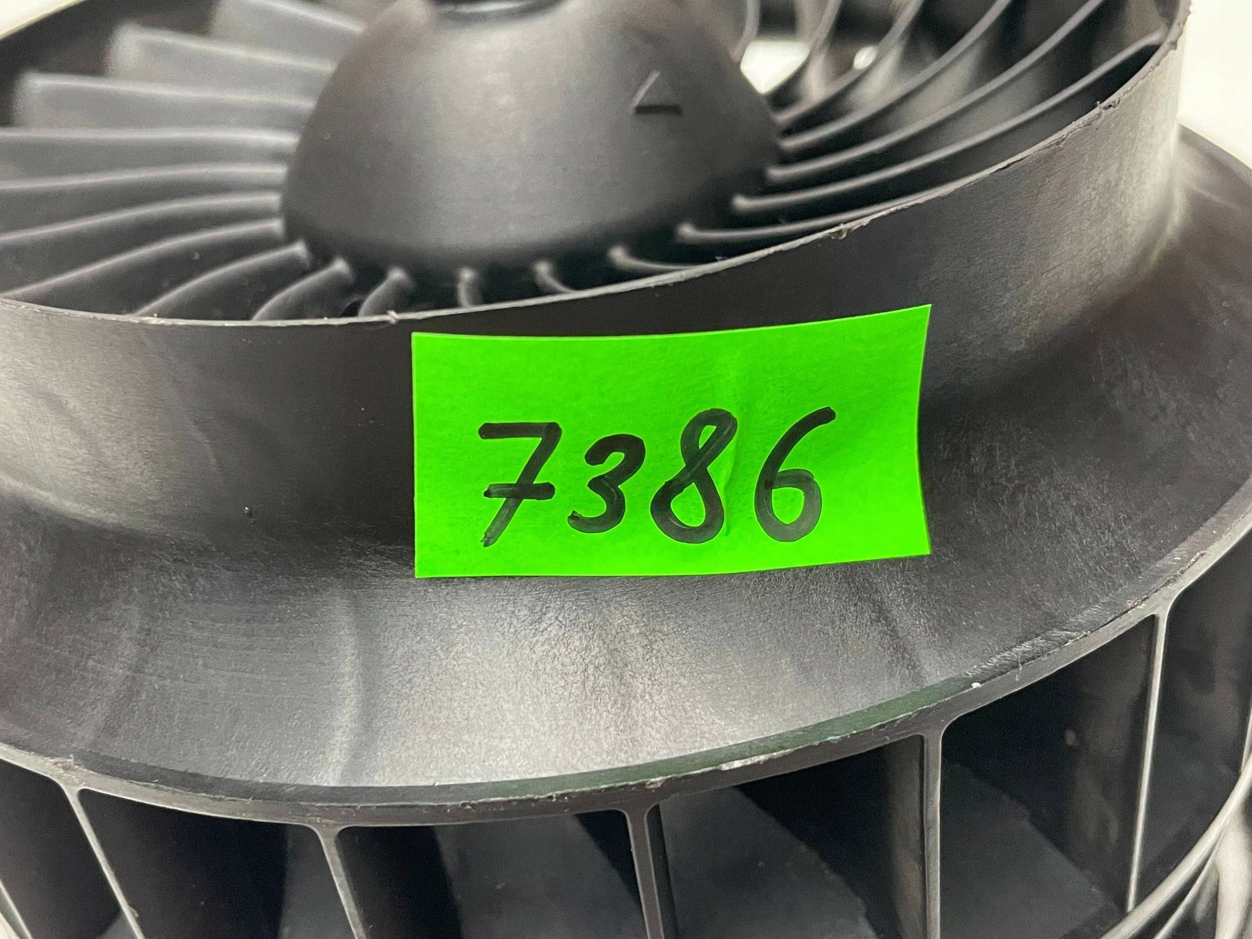 Mercedes W213 ventilátor topení 0130309006 !J