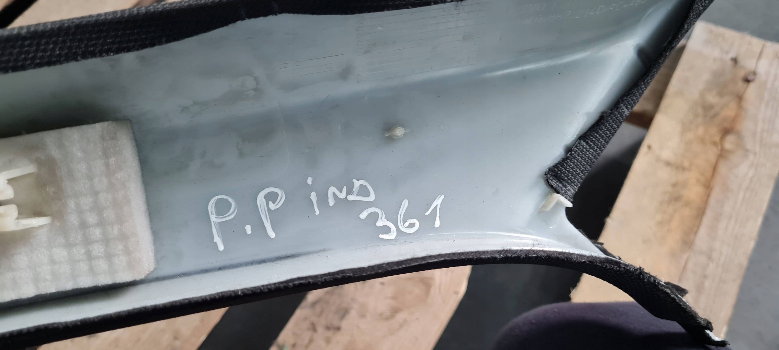 A4 B9 8W cover side SLUPKA front right right SLINE 8W0867234D