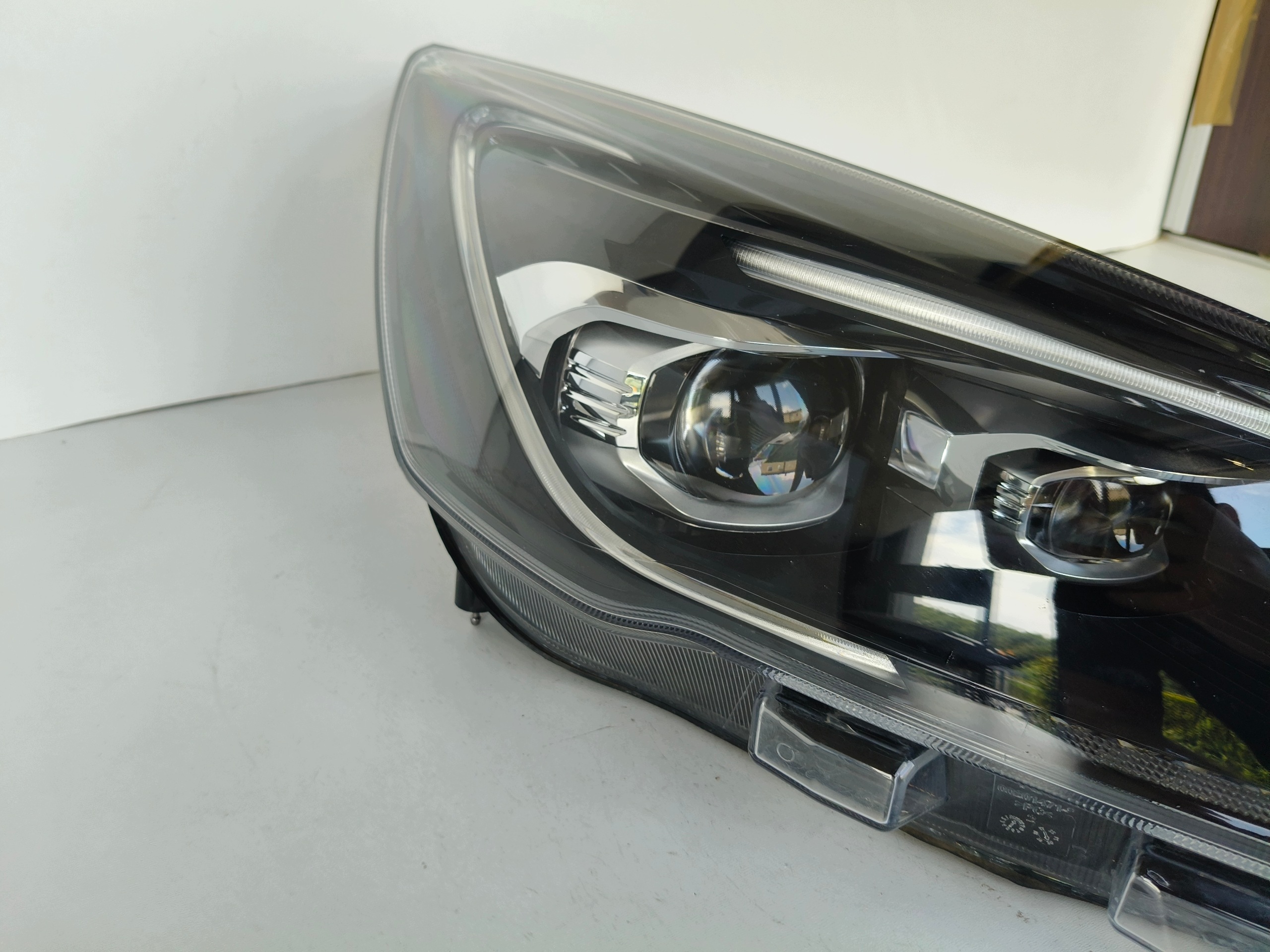 light right REFLEKTOR FORD FOCUS MK4 18- FULL LED
