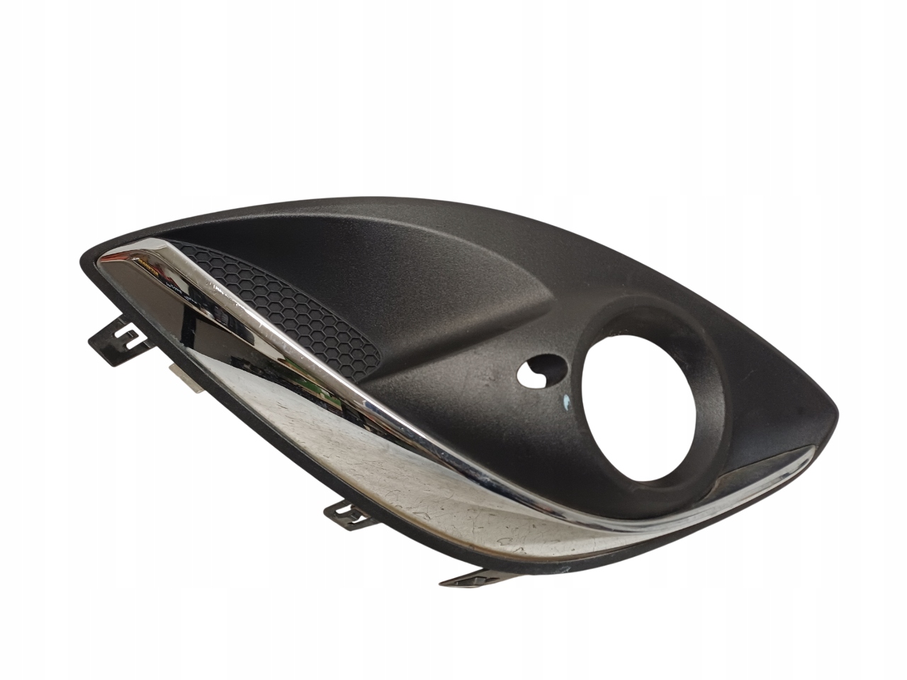 OPEL CORSA D LIFT 11- KRATKA HALOGENU PRAWY PRZÓD 13286026