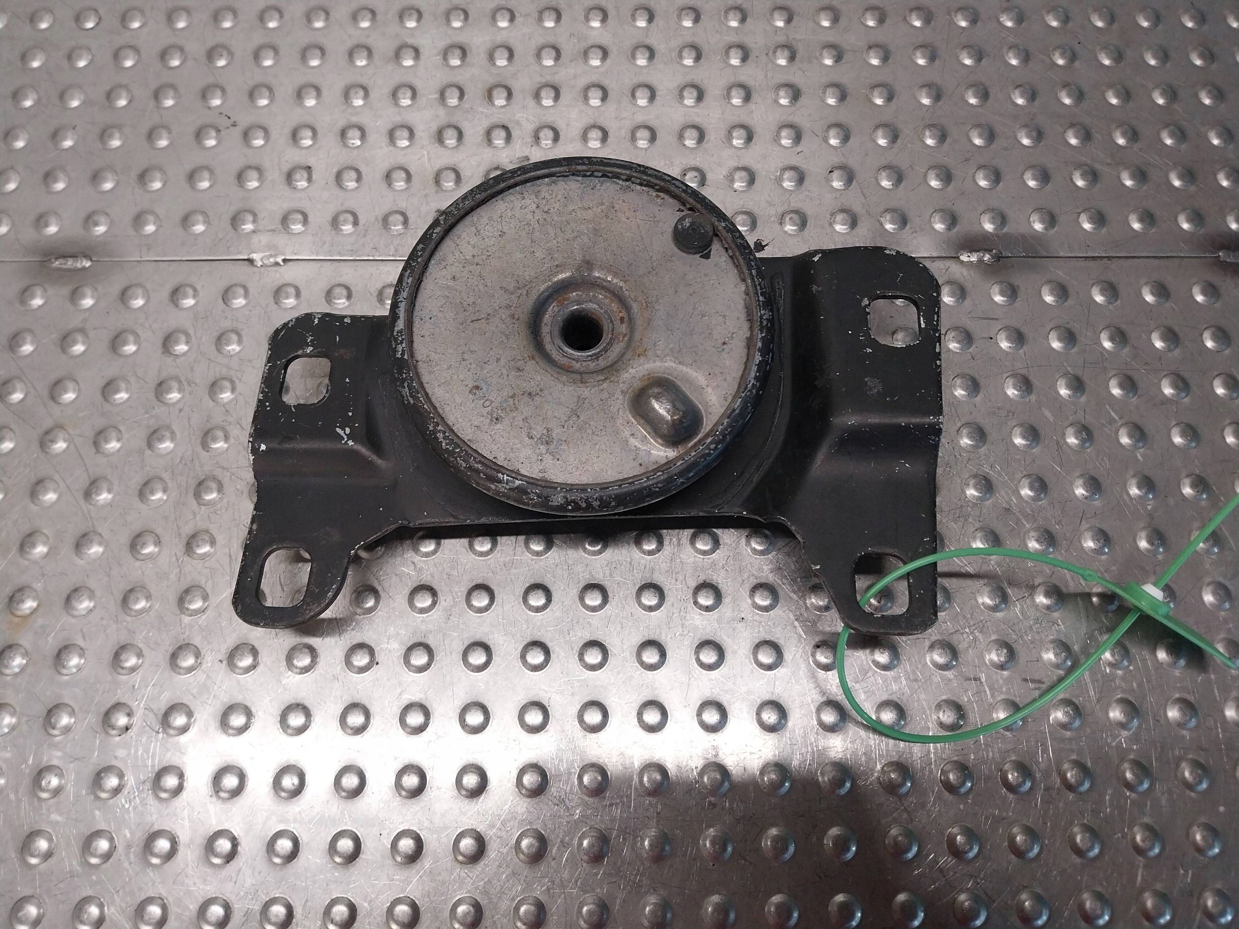 holder engine mount 5N51-7M121-KA VOLVO V40 V50 1.6D