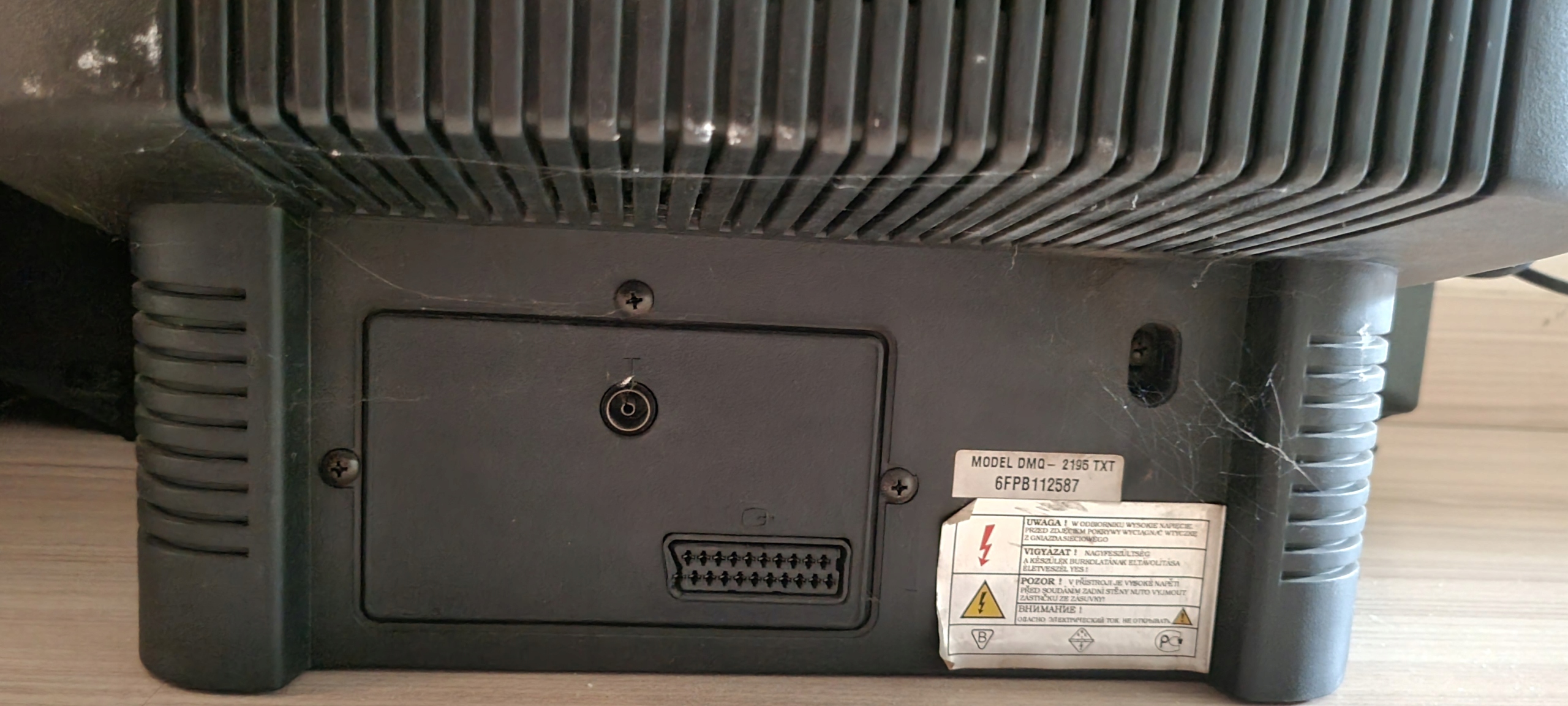 Telewizor kineskopowy 21" DAEWOO DMQ-2195TXT, uszkodzony Marka Daewoo