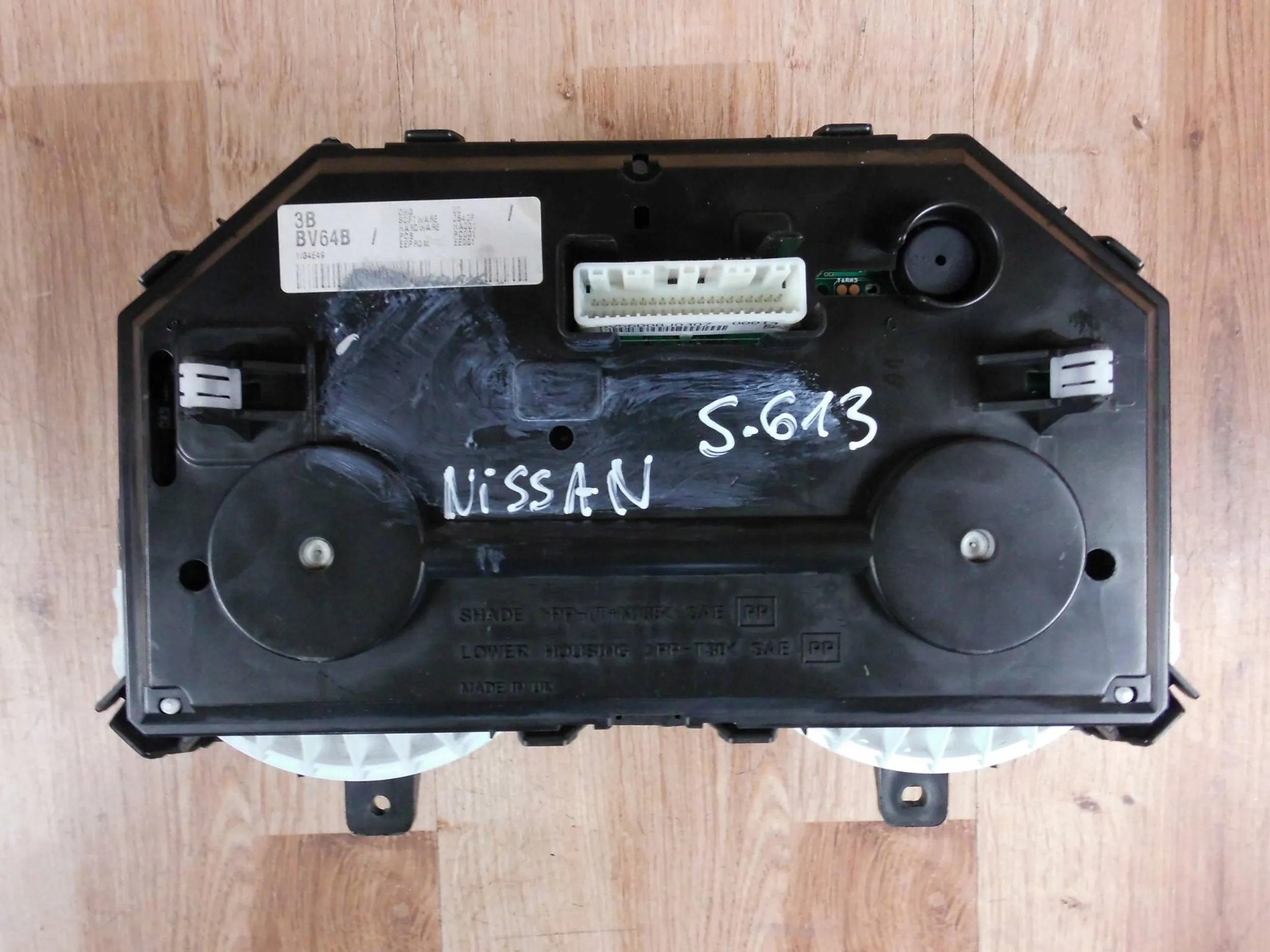 Nissan Juke and F15 1.6 BENZ dials BV64B