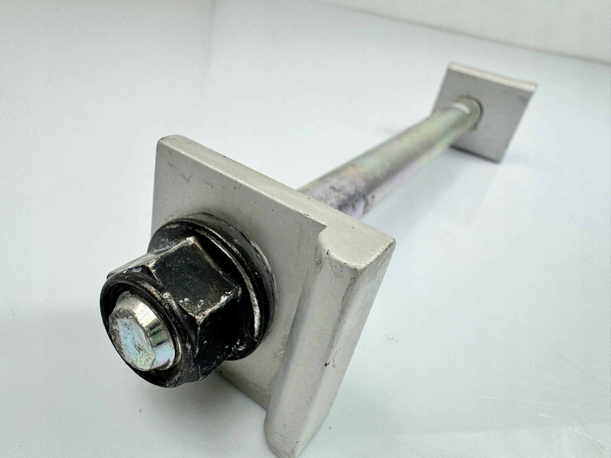 YAMAHA YZF-R 125 14-18 OŚKA OŚ TYŁ