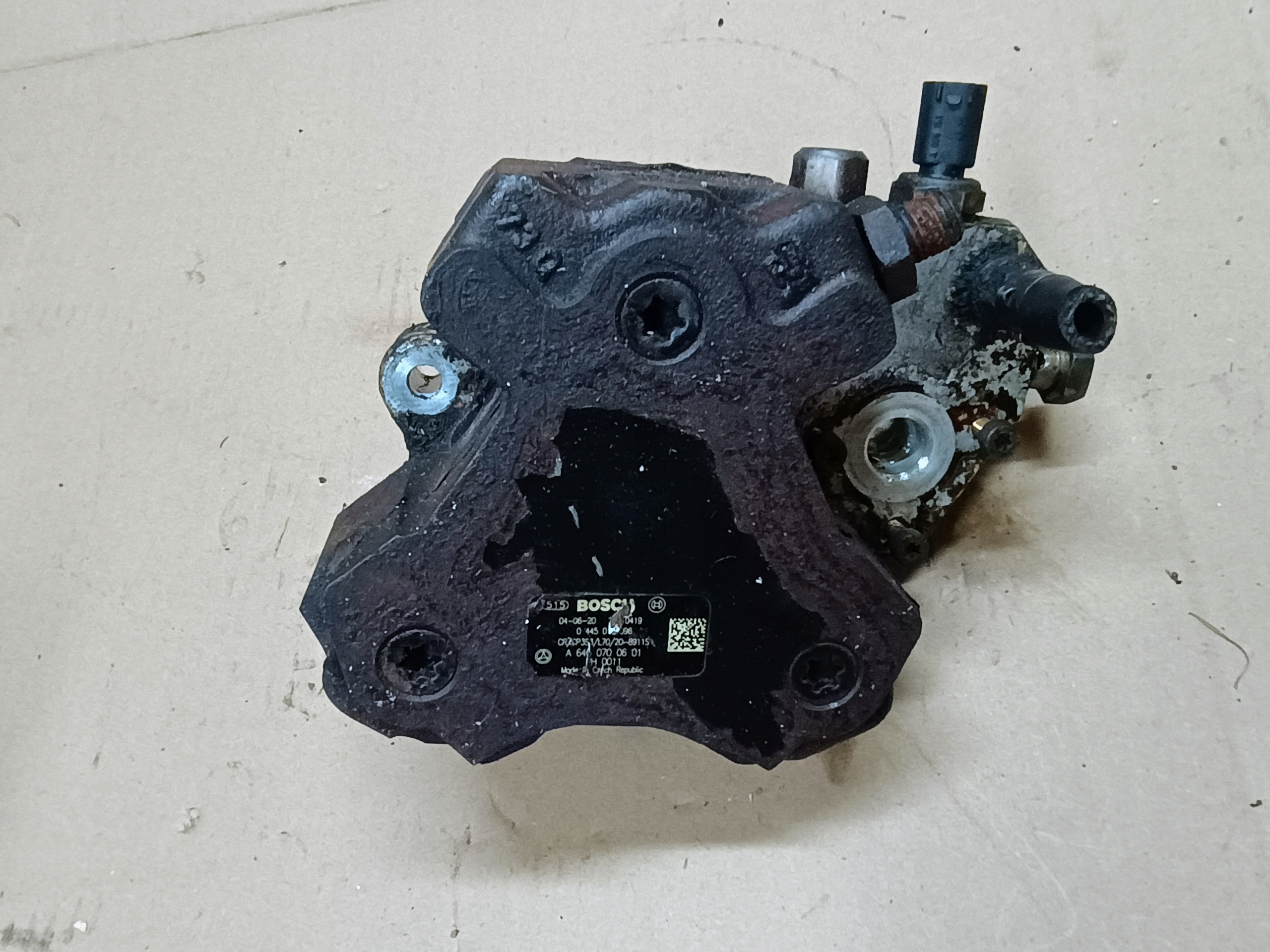 Pompe d’injection 0445010096 MERCEDES 2.0 CDI