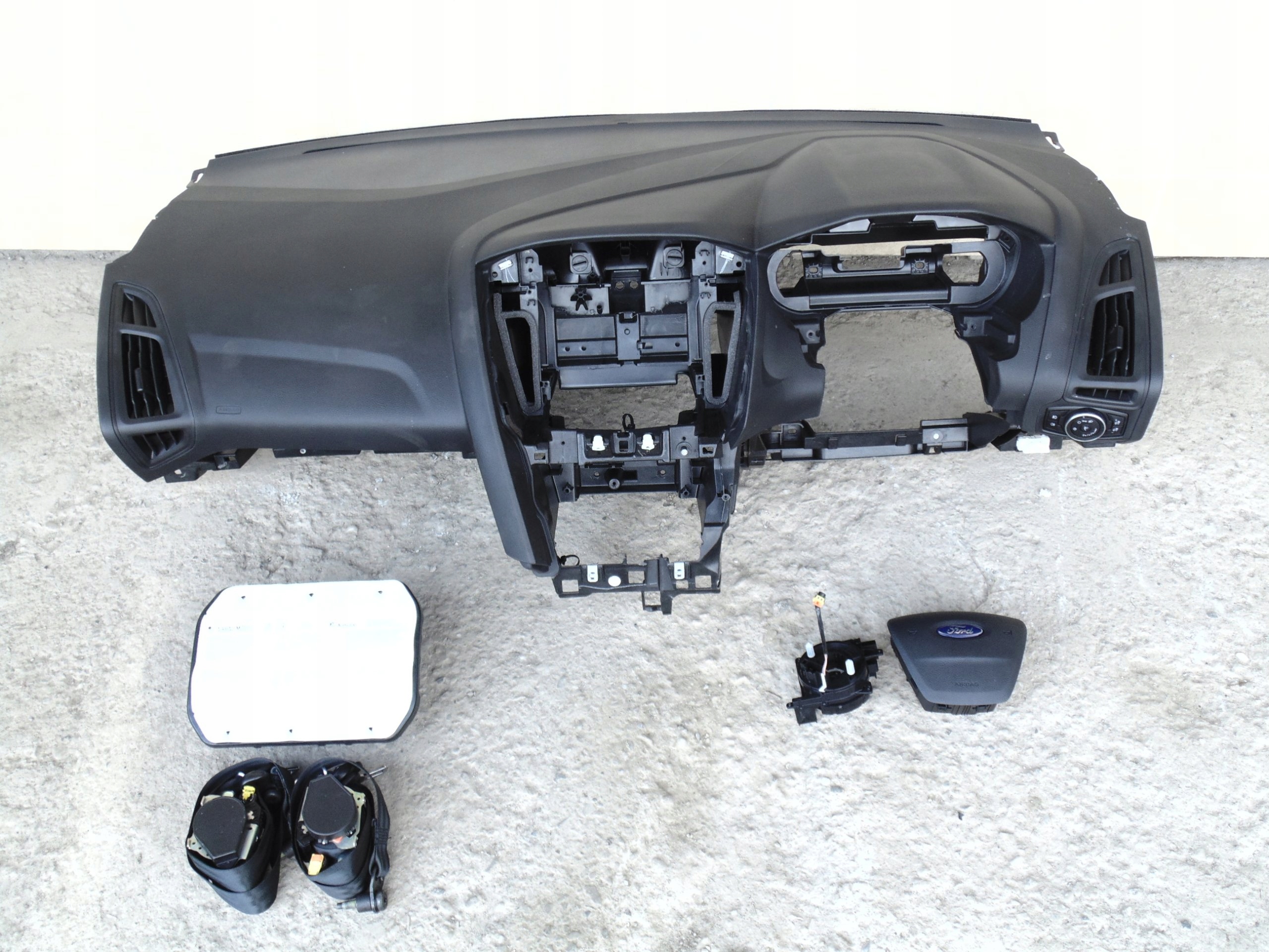 dashboard console airbag FOCUS MK3 LIFT 2015R. ANGLIK