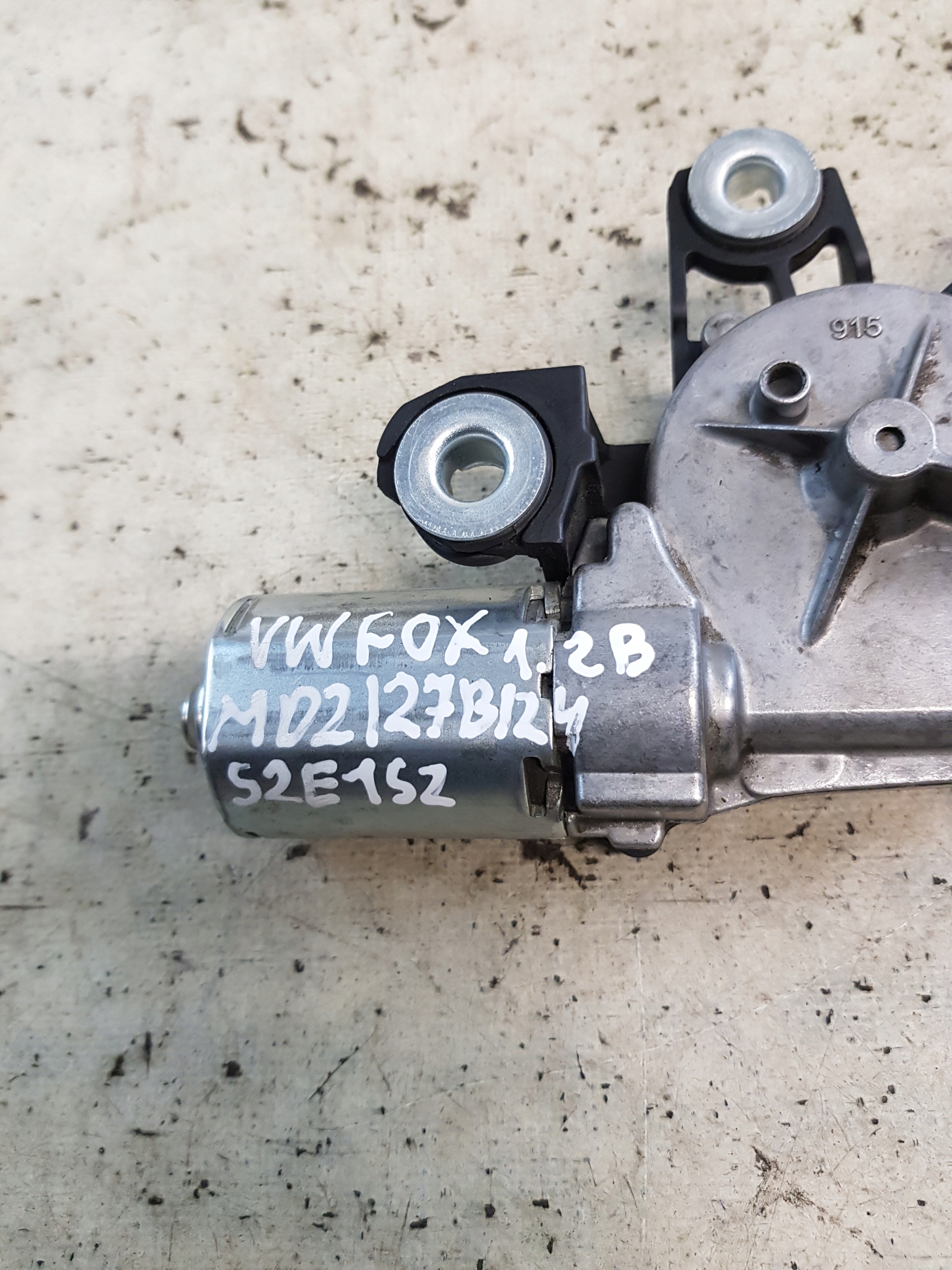 VOLKSWAGEN FOX motor ablaktörlők far 5Z6955711