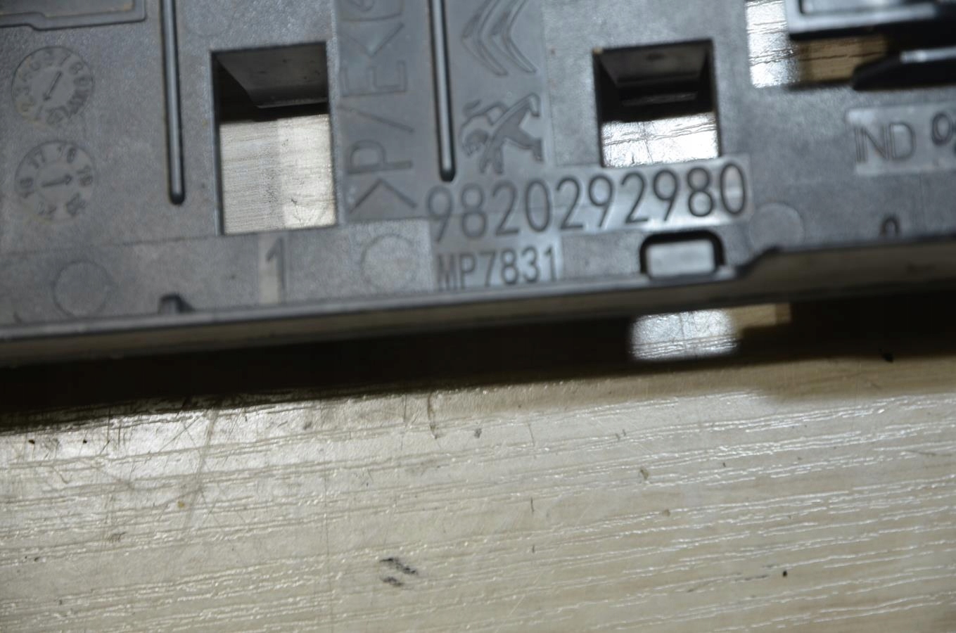 bracket for key gear lever Partner IV Rifter 19r