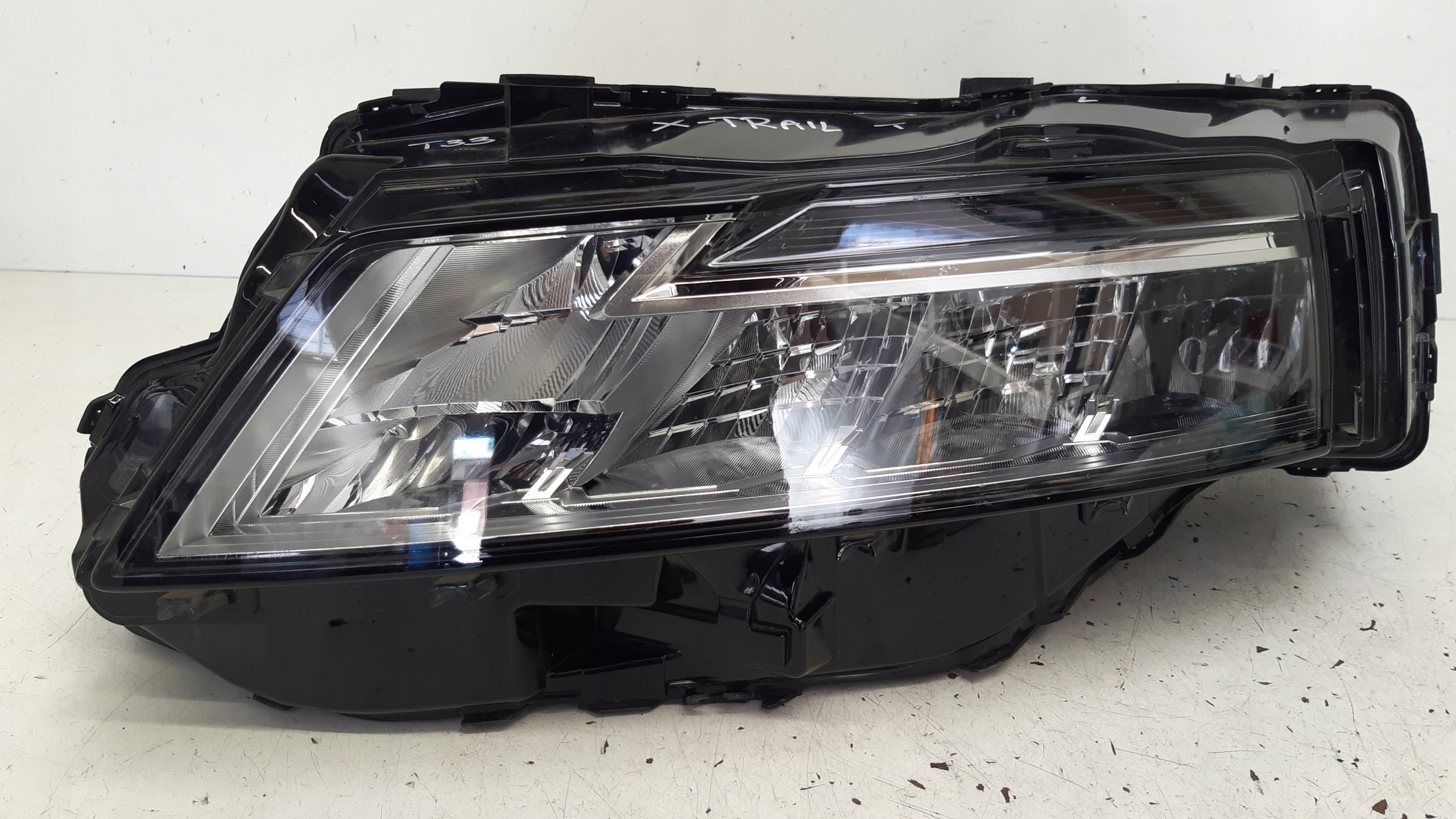 light full LED left front MDE1336210C Nissan X-Trail T33