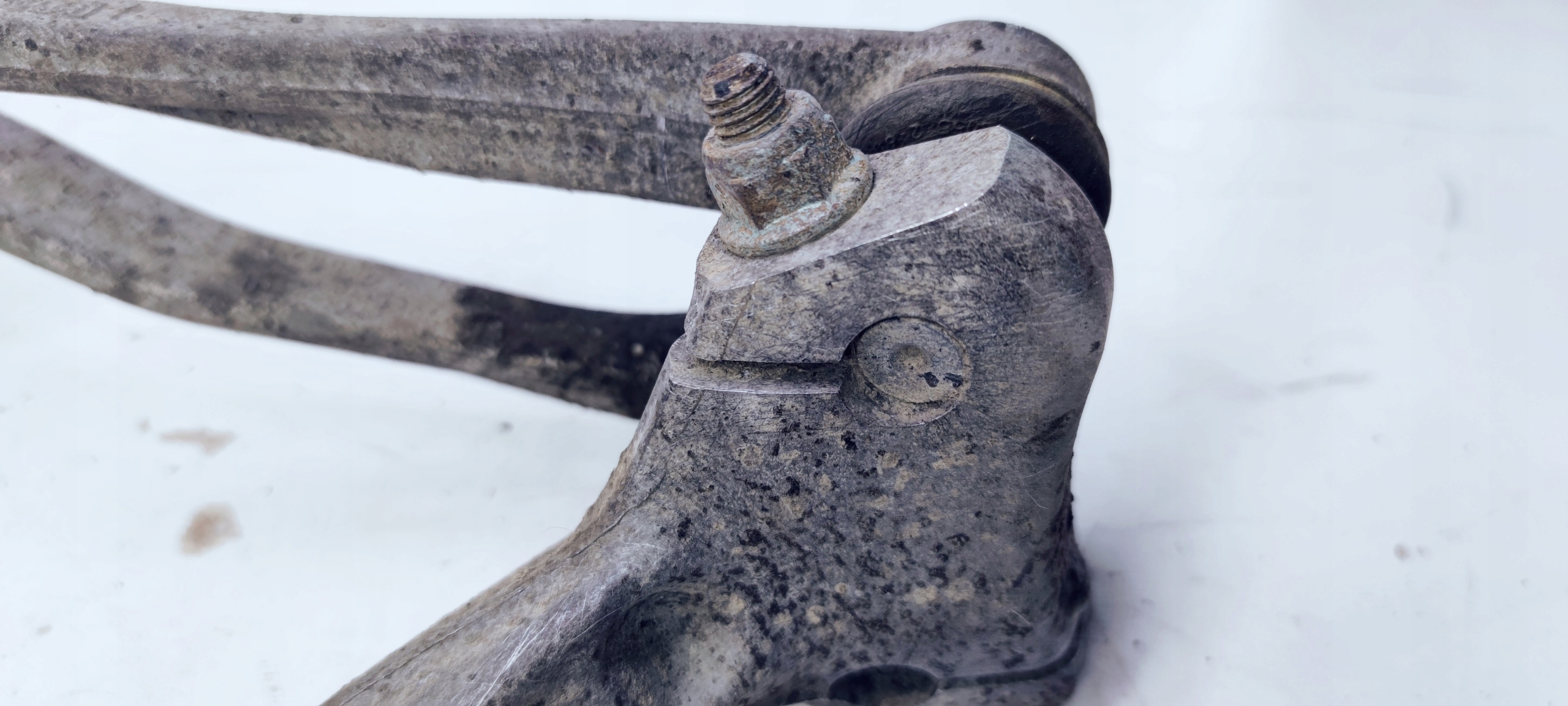 swing left front AUDI A4 A6 A7 8K0407257AB