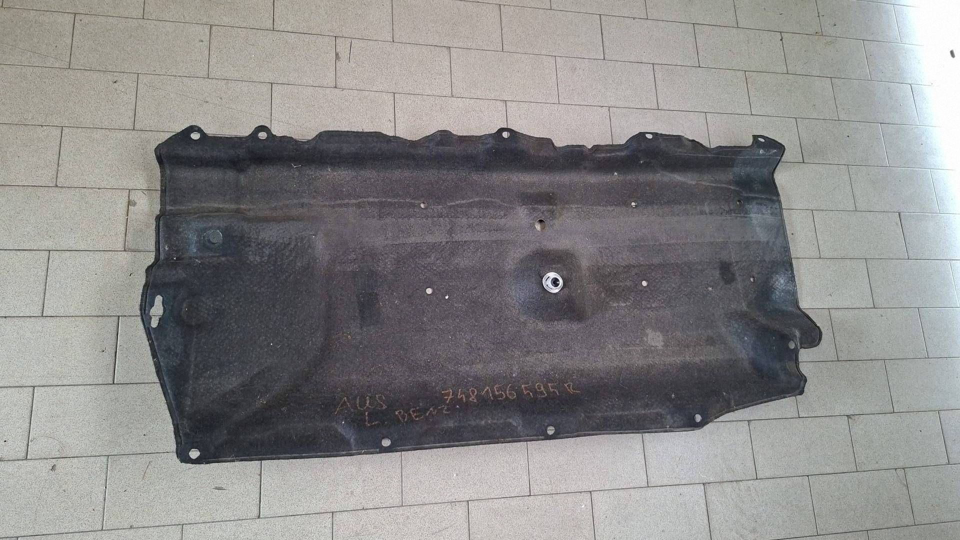 cover chassis side left side Renault Austral 748156595R
