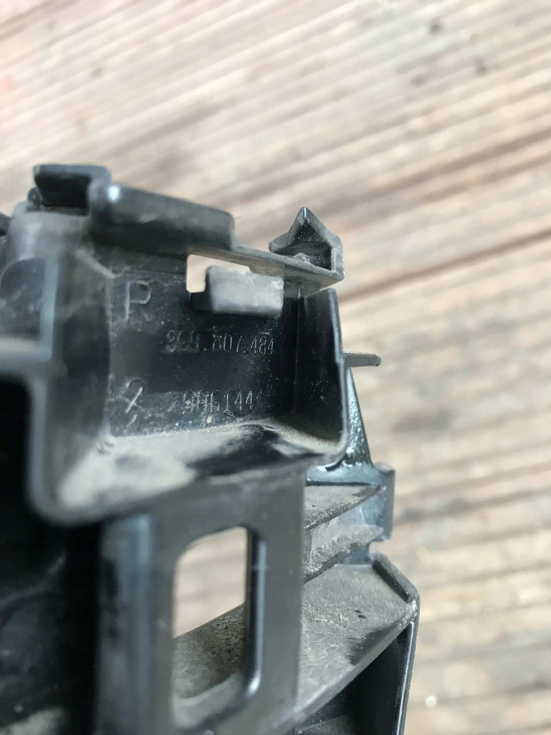 bumper bracket right rear part VW PASSAT B8 KOMBI 3G9807484