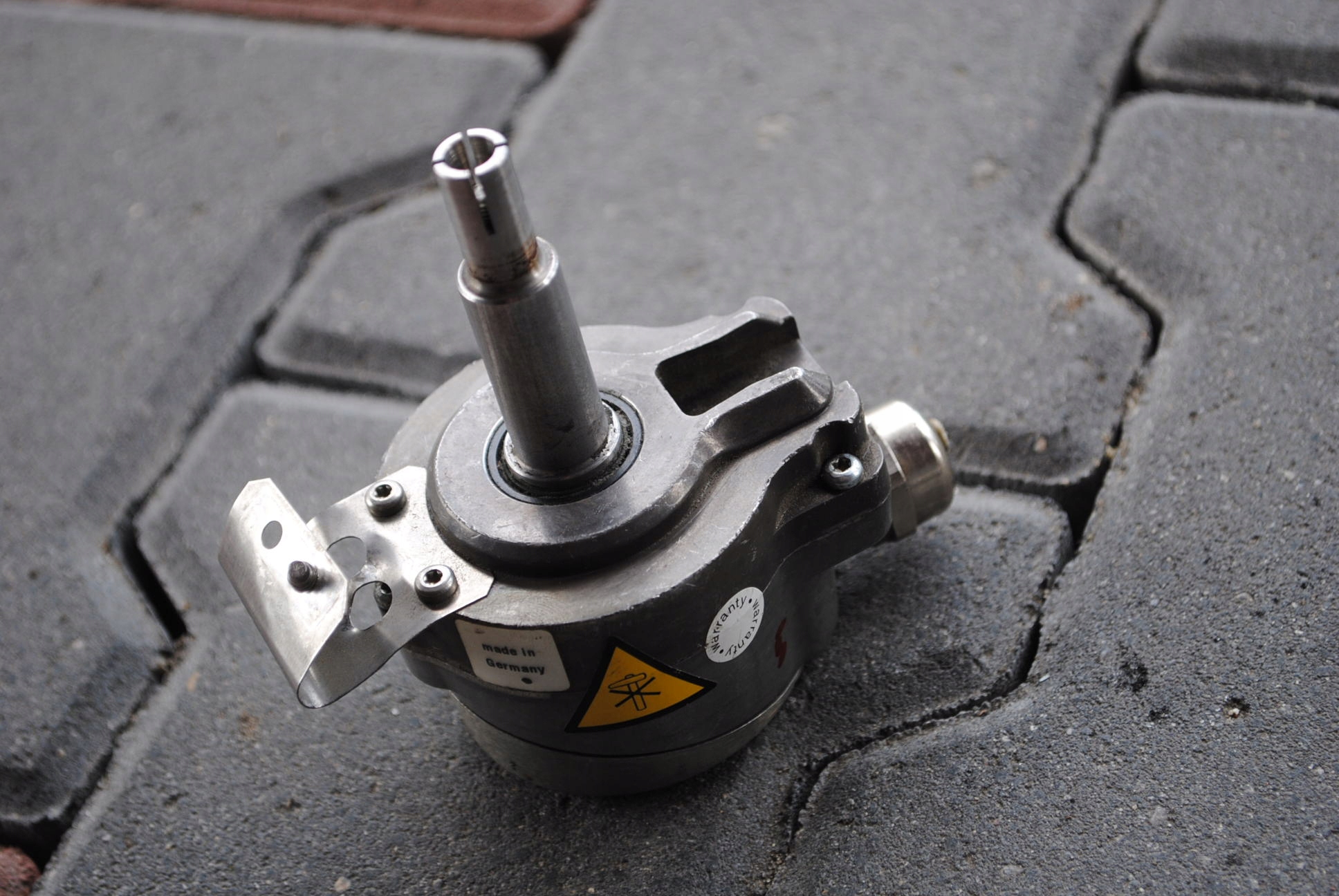 Enkoder firmy SEW EURODRIVE. Typ: ES2T Kod producenta 1854607