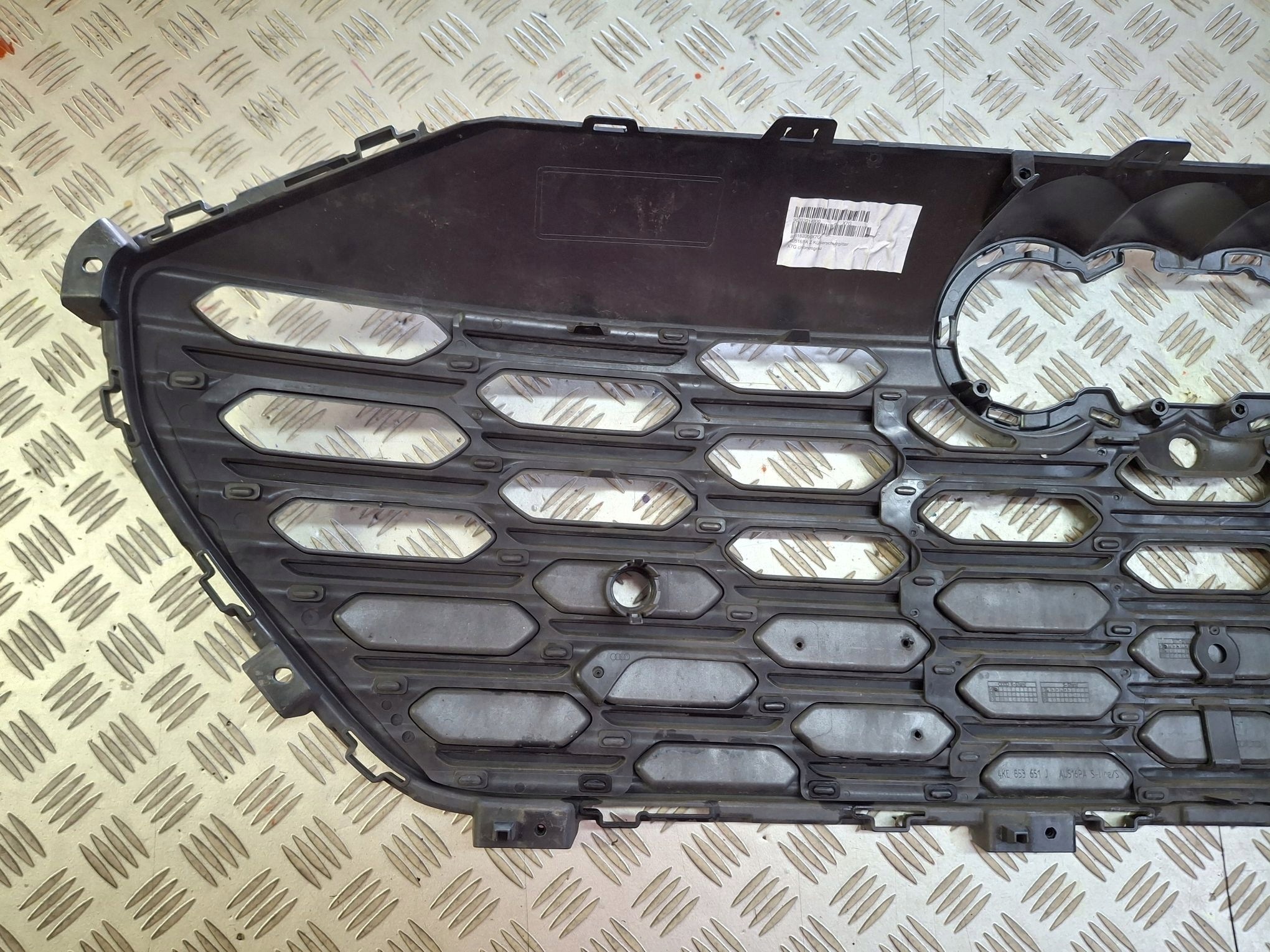 Grille AUDI Q8 E-TRON LIFT 2023R->