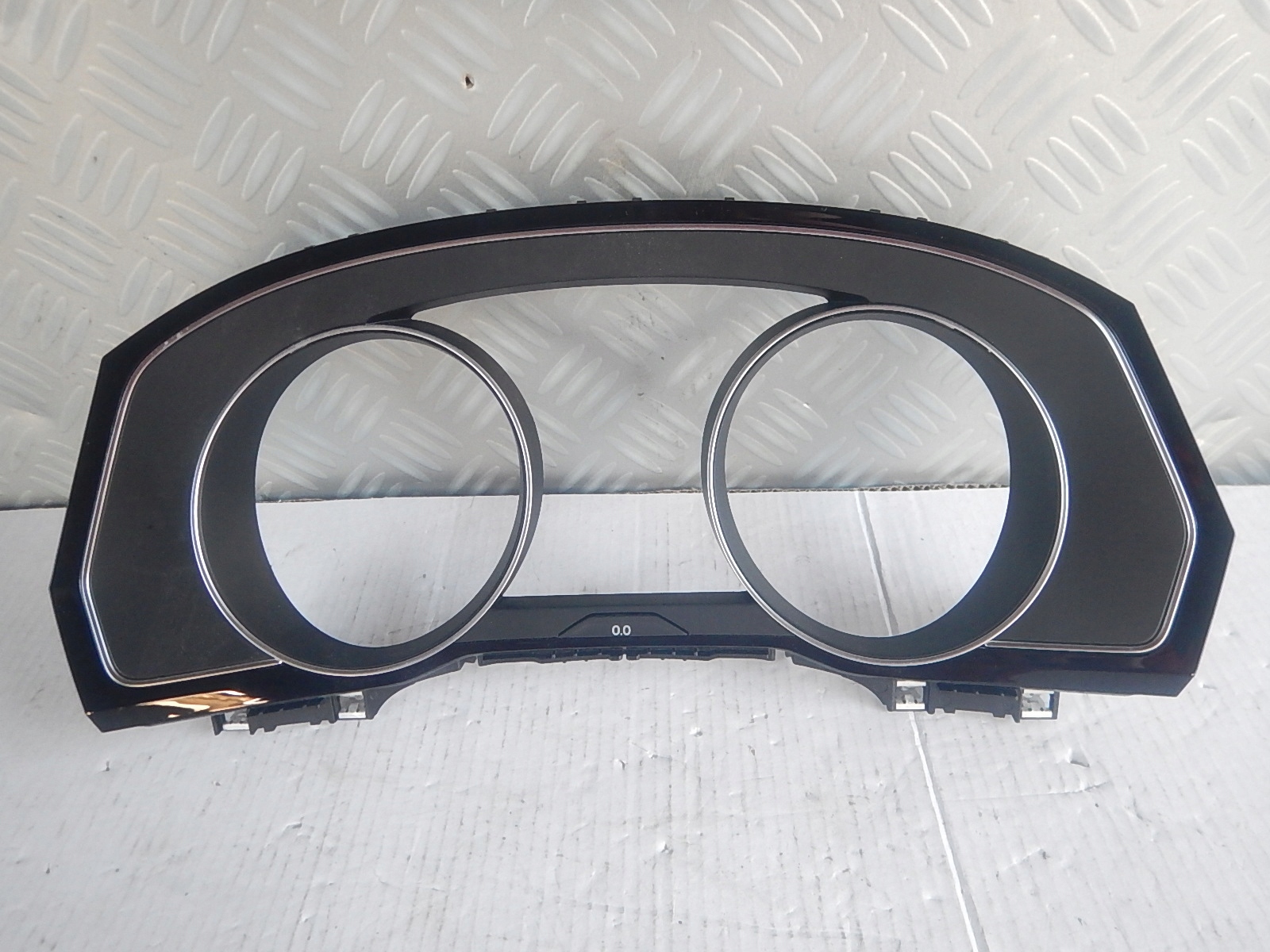рамка защита счетчика volkswagen oe 3G1858366ATHTH