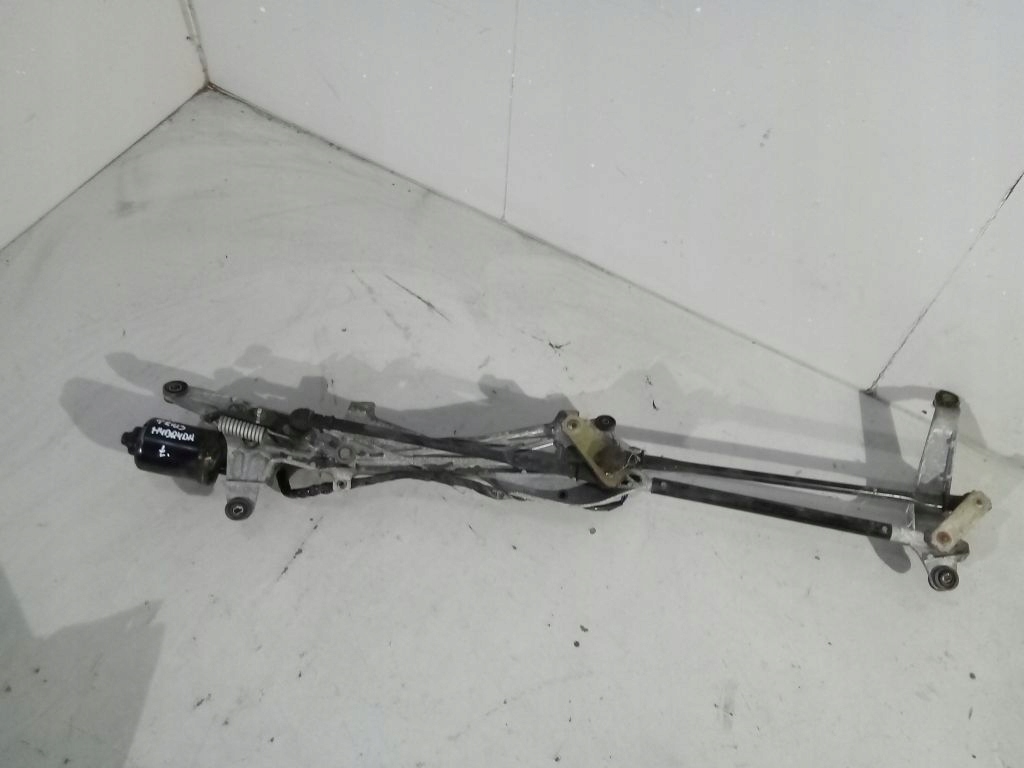 Toyota Prius and wiper mechanism front