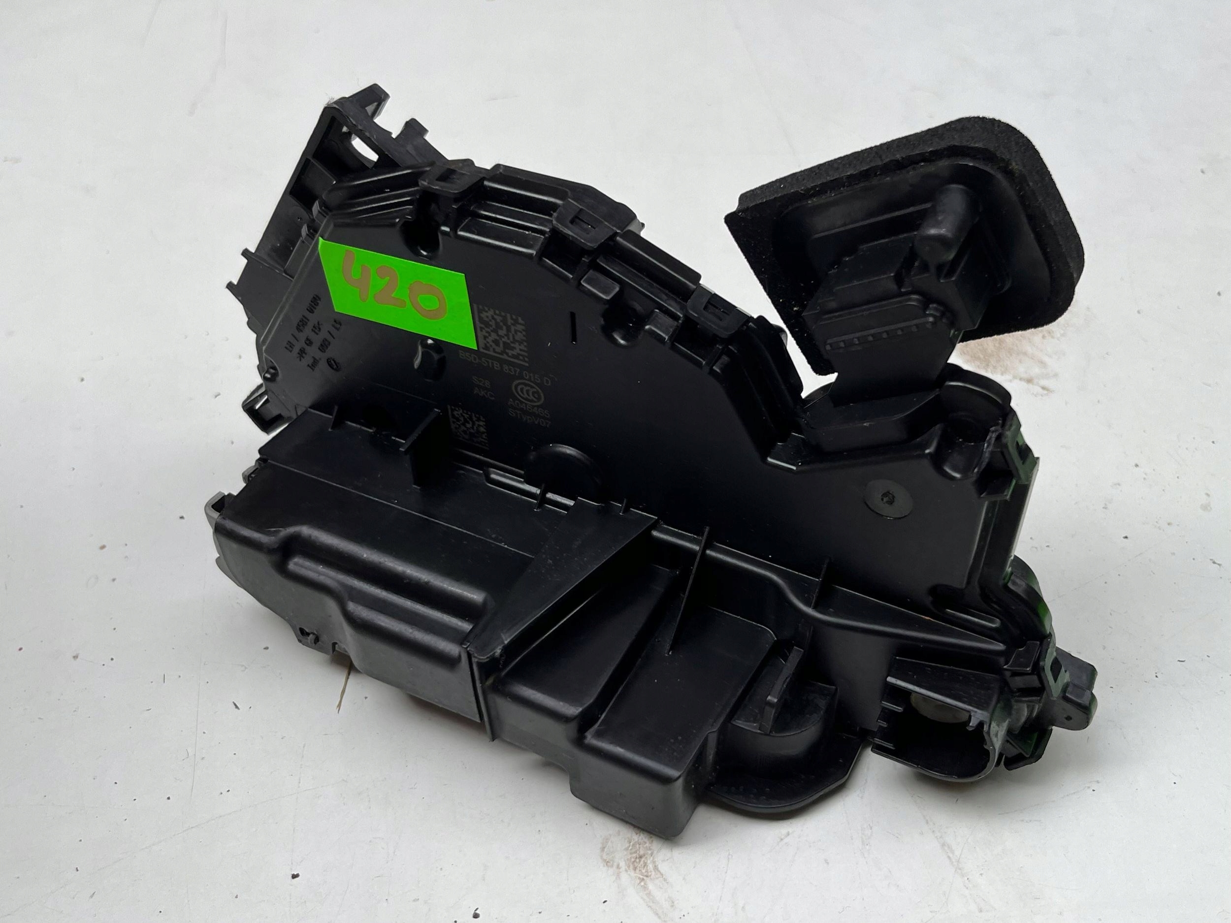 VOLKSWAGEN SEAT SKODA lock door left front 5TB837015D @M