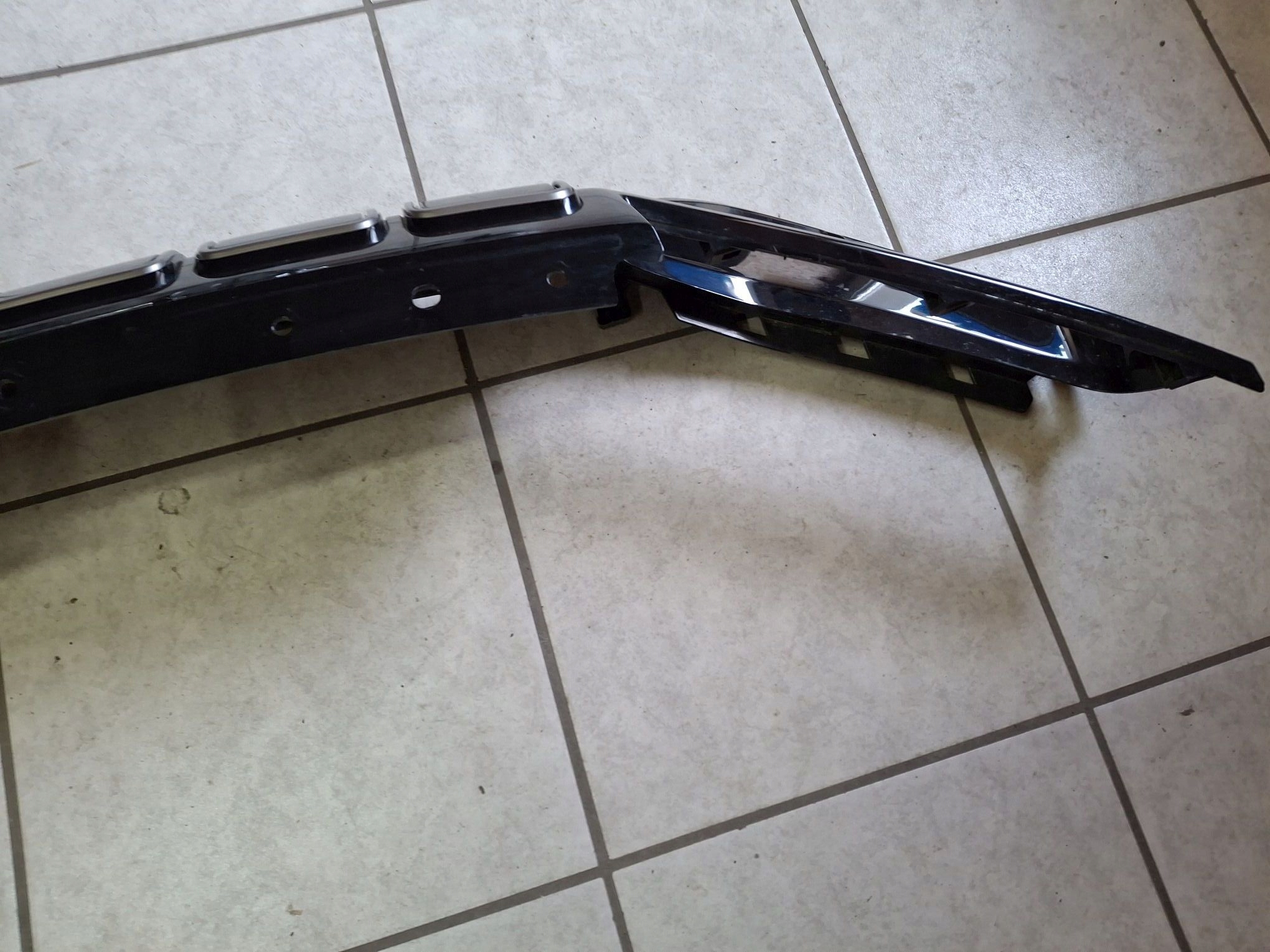 maska JEEP AVENGER 2023R->