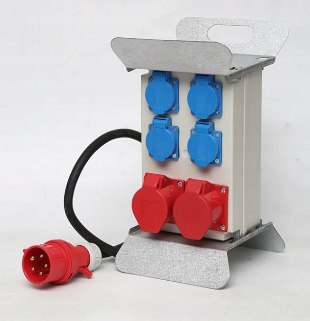 Stavební rozvaděč Přenosná zásuvka 400/230 V IP44