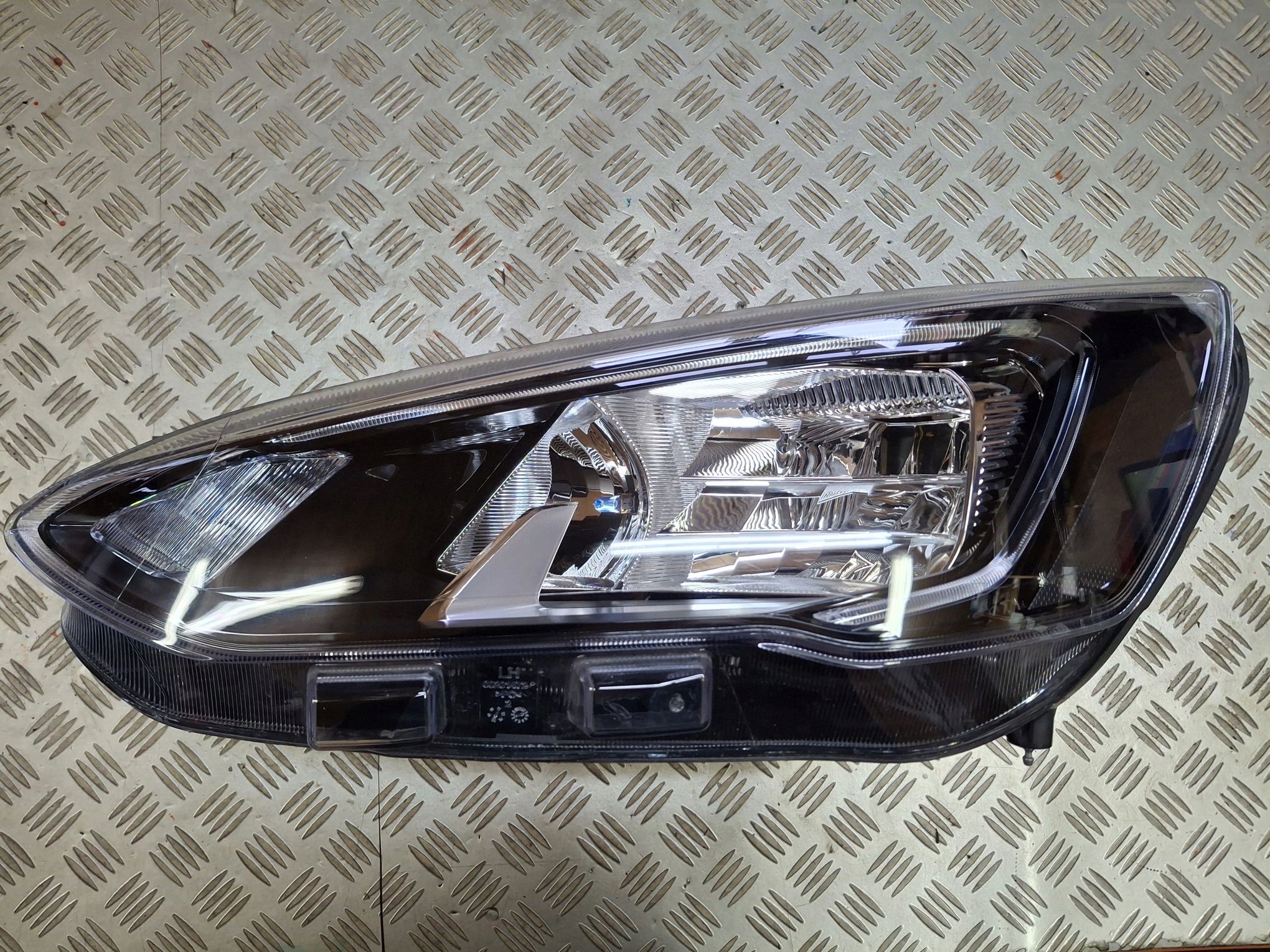 light left front FULL LED FORD FOCUS IV 18R