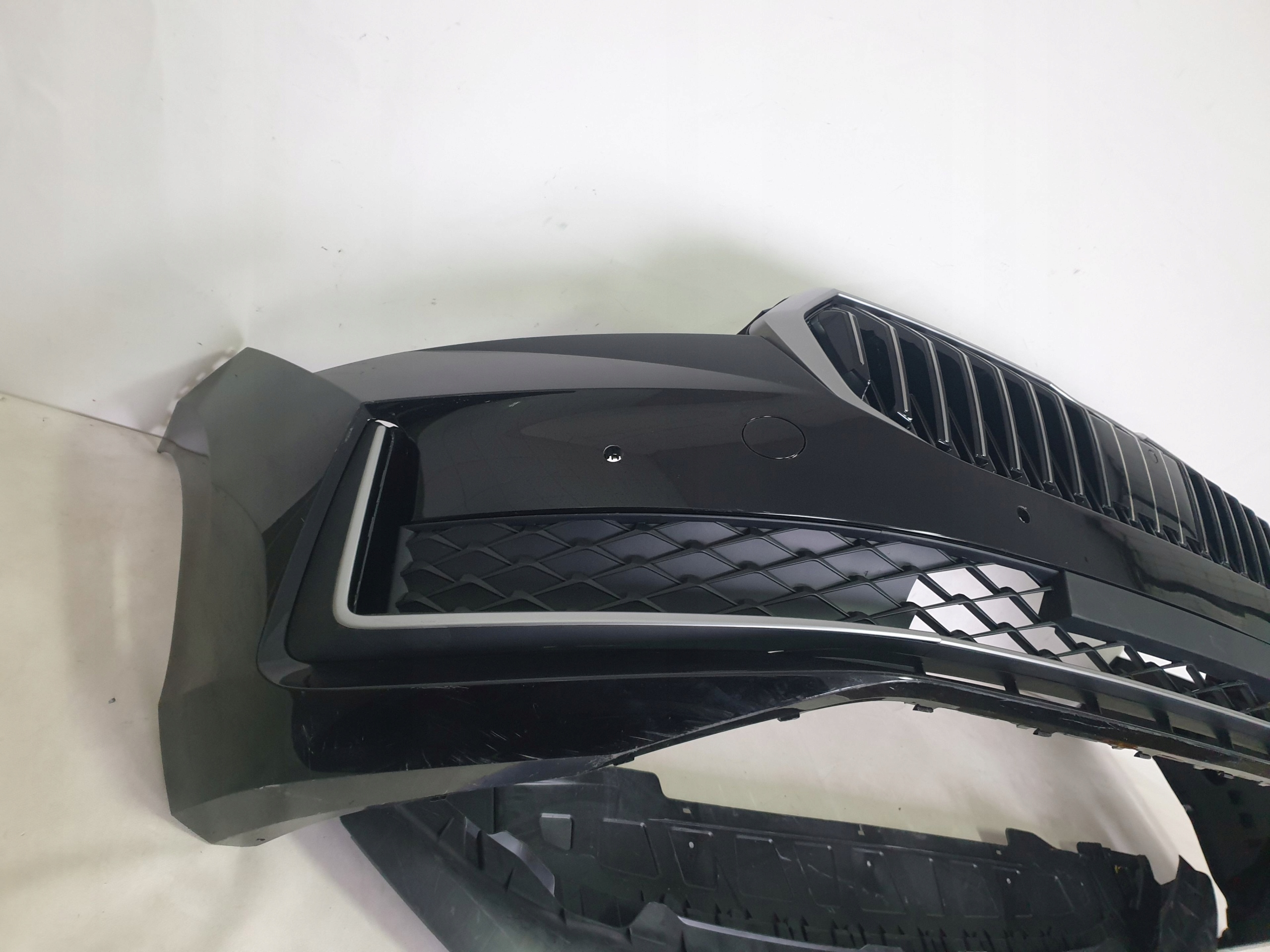 SKODA SUPERB IV 3P0 23-> bumper front front 4 x PDC cover 3P0807221
