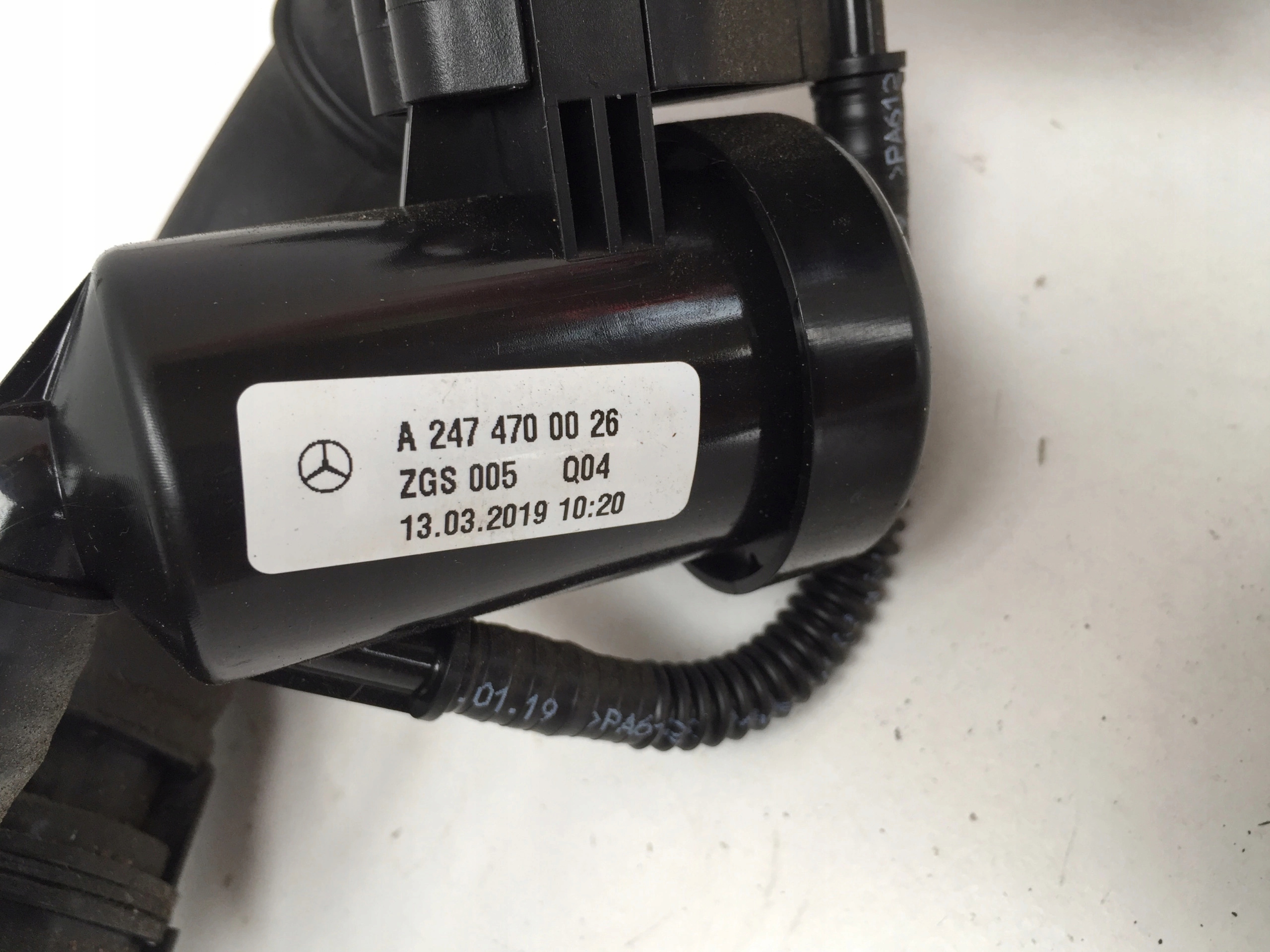 A2474700026 - MERCEDES B W247 2.0 CDI AdBlue FILLER PIPE