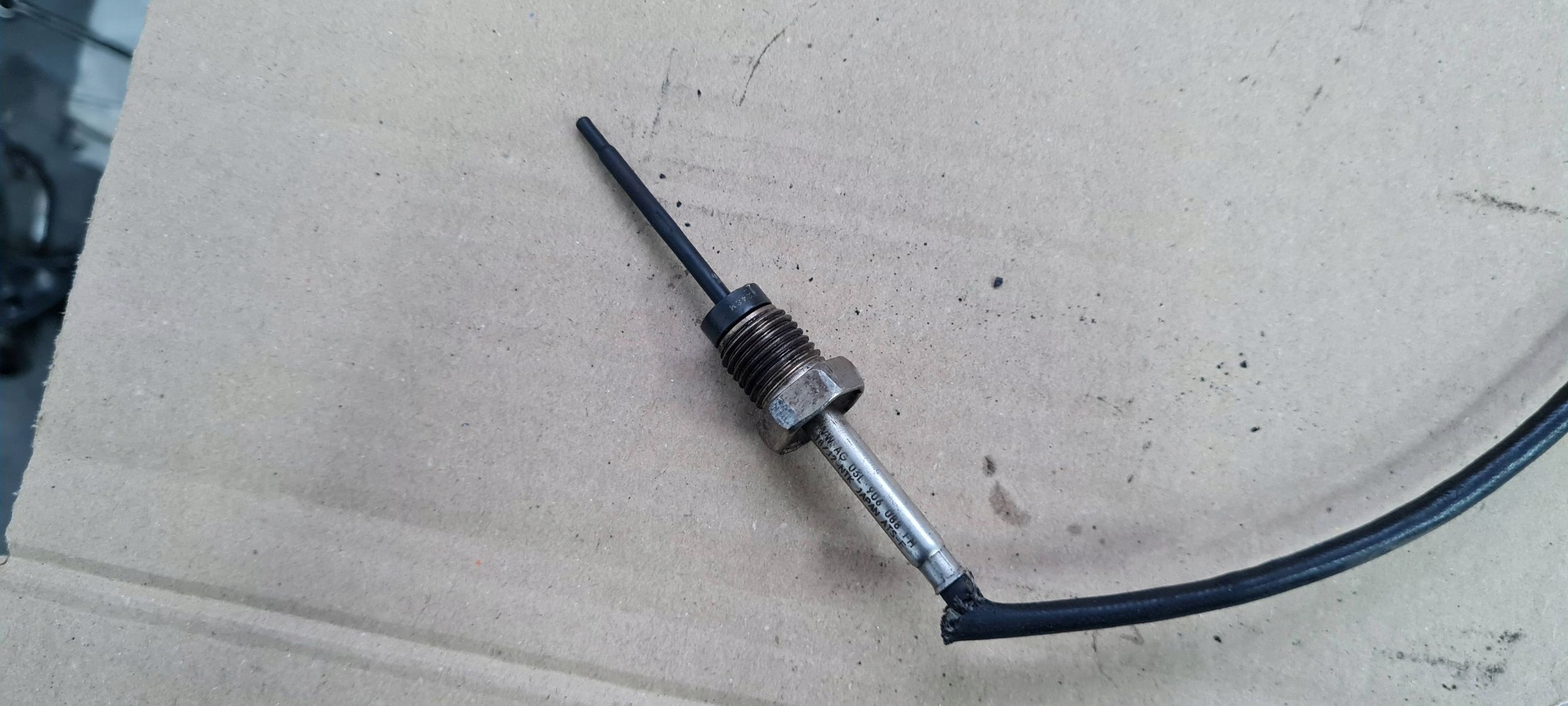 Q5 8R snímač teploty plynů 2.0 TDI 03L906088FH A4 B8 A5