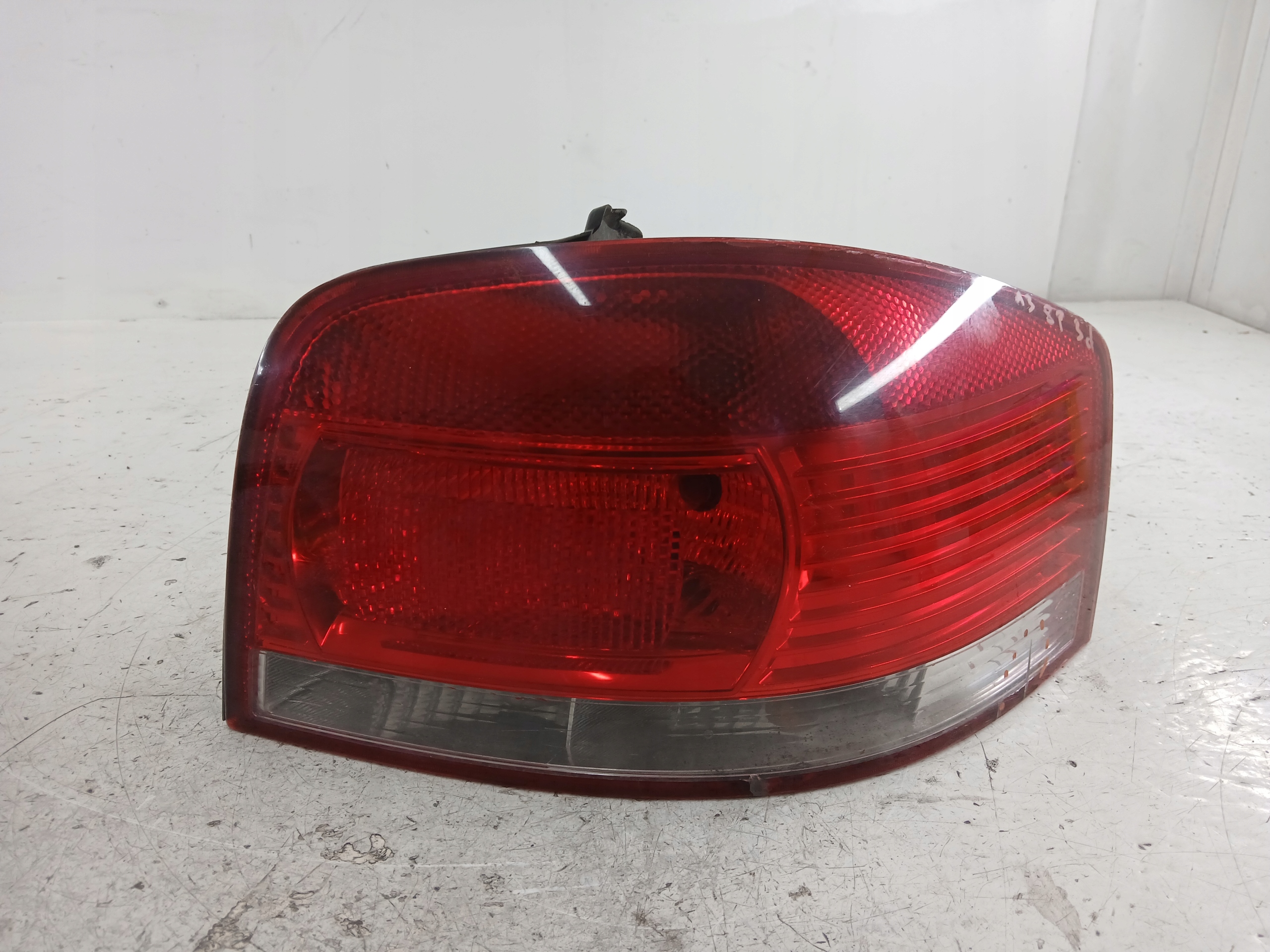 AUDI A3 8P 3D light right rear part rear