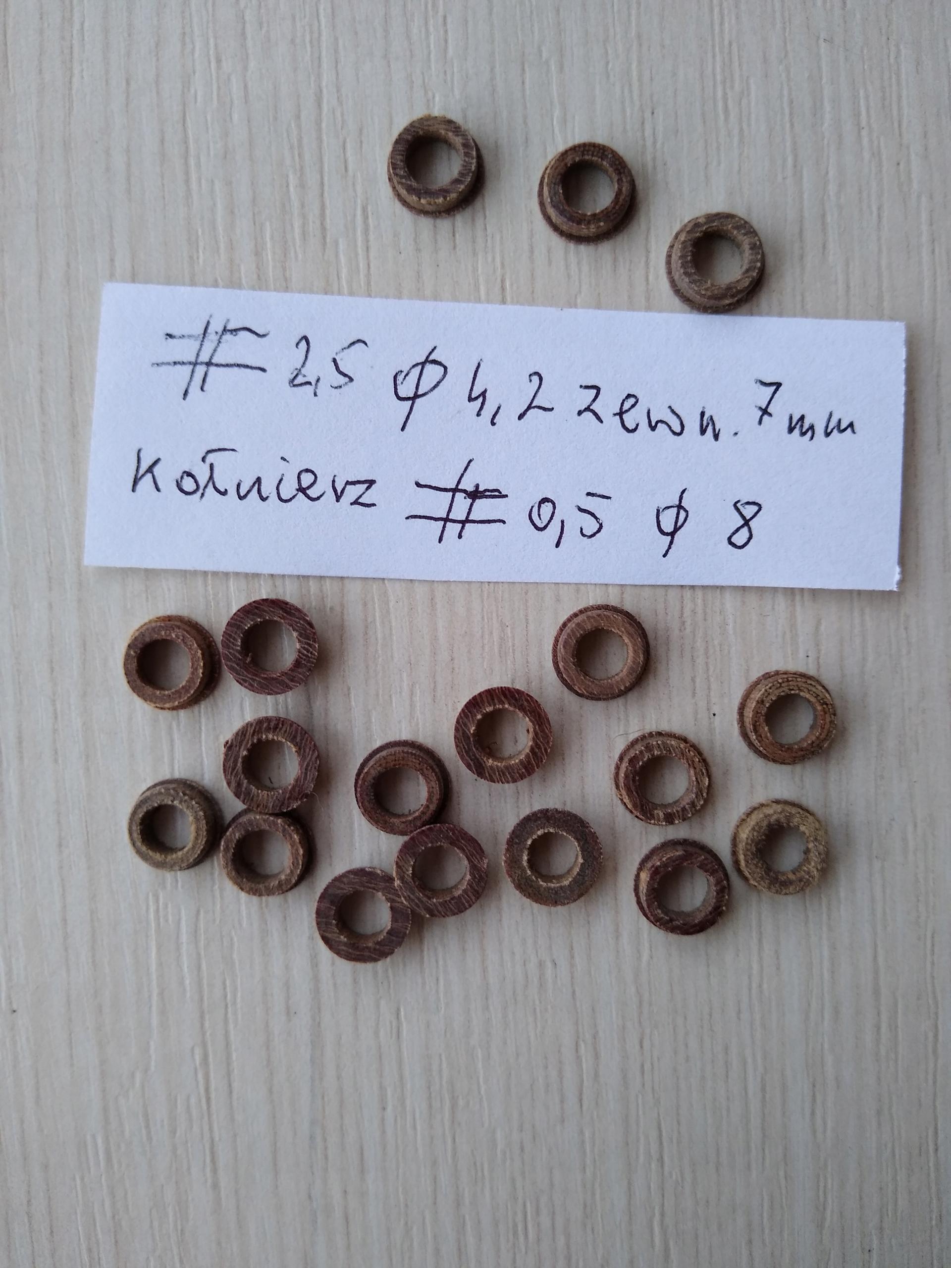 

Tulejki izolacyjne fi 4,2/7mm gr.2,5 kpl.=20 szt