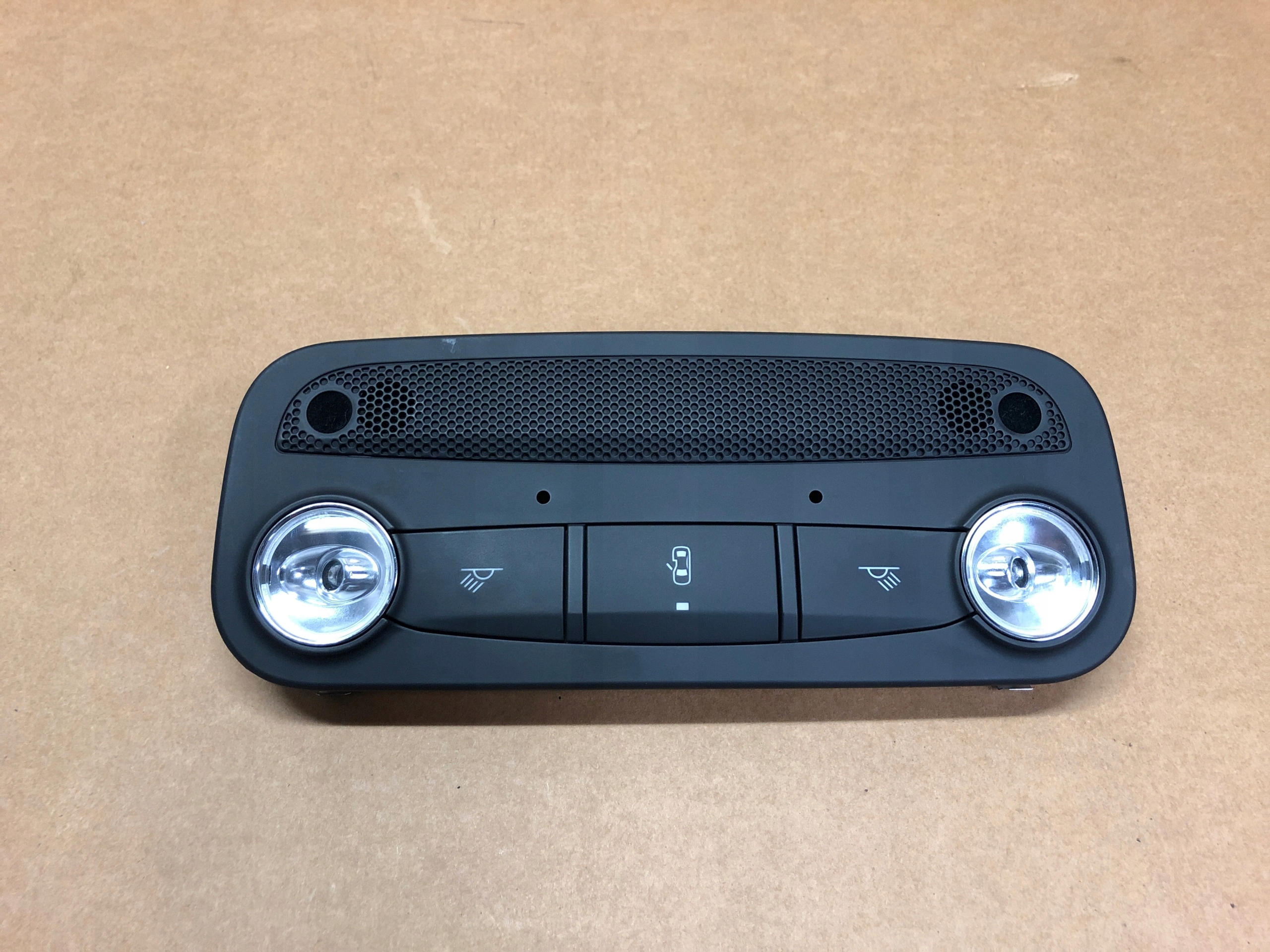 AUDI TT 8J СВЕТОДИОДНАЯ ВНУТРЕННЯЯ ЛАМПА 8J0947111