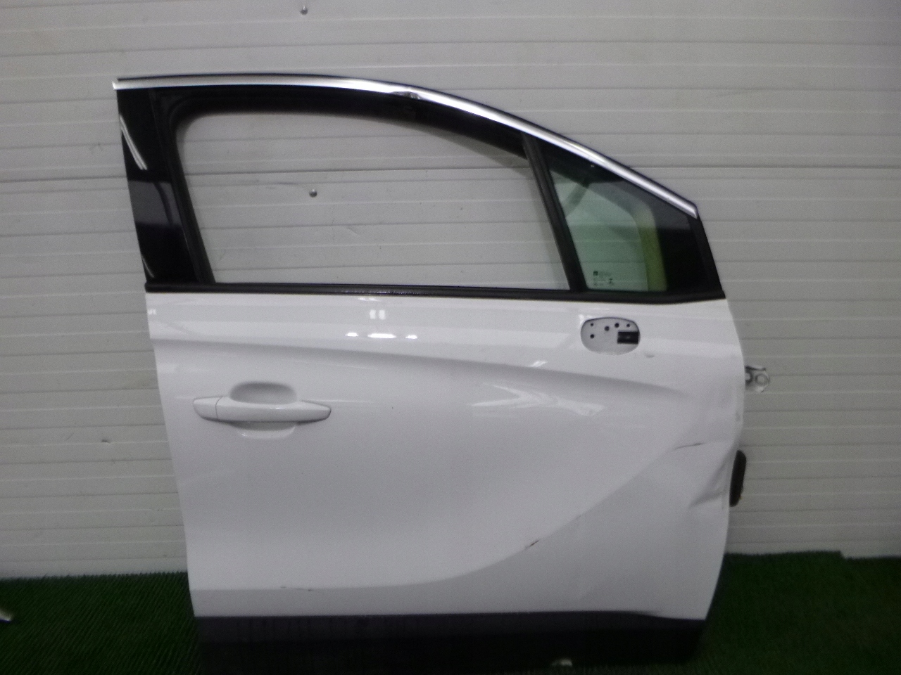 CROSSLAND X 17- DRZWI PRZEDNIE PRAWE PRZÓD Z40R