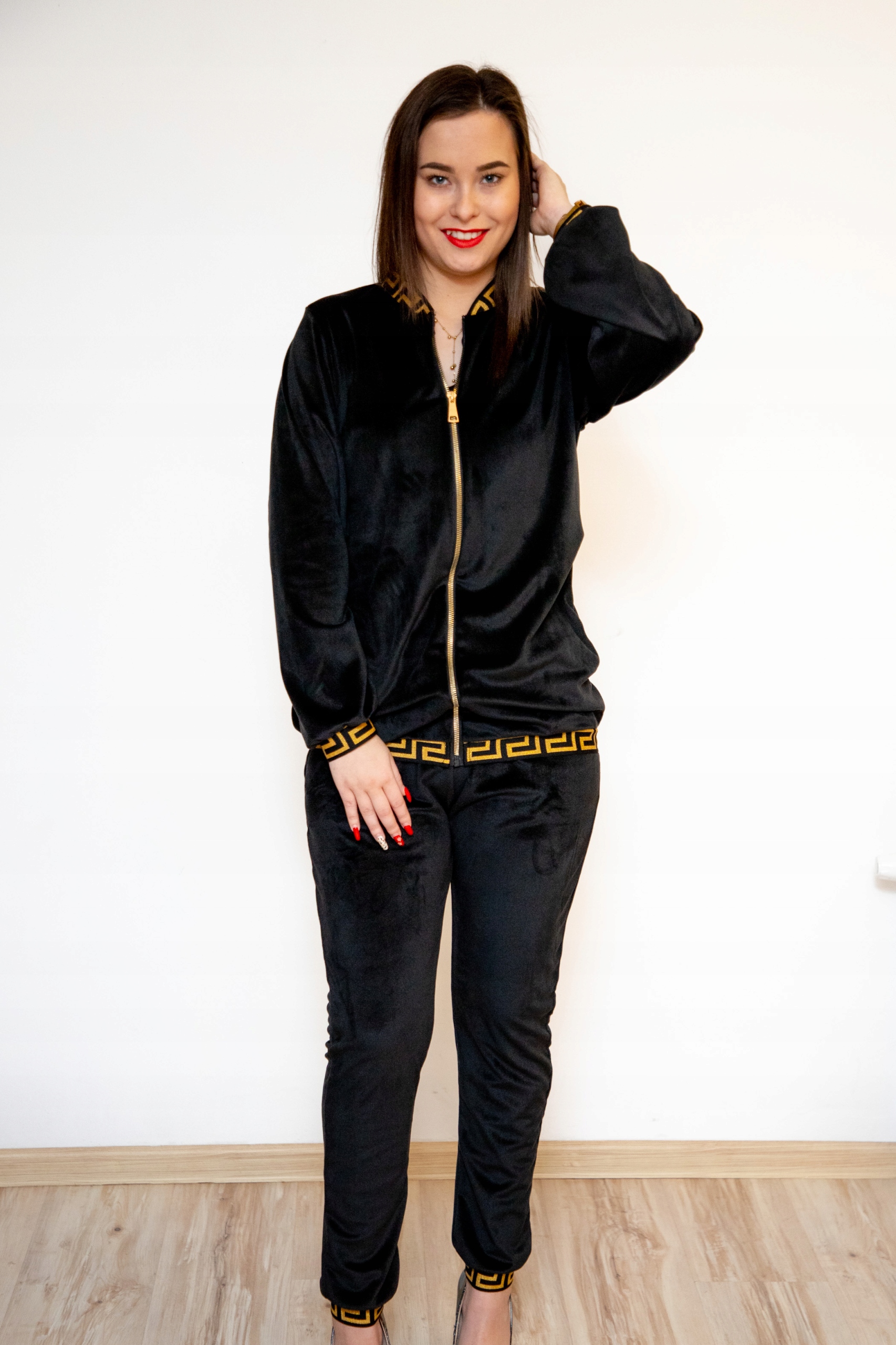 DRES DAMSKI KOMPLET ROZPINANY WELUR KOLORY XL/XXL Materiał dominujący poliester