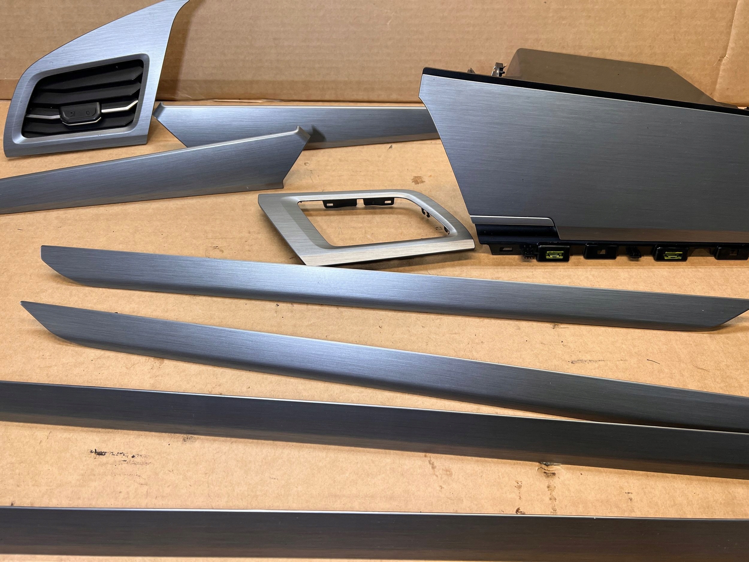 vw T7 MULTIVAN 7T0 европа молдинг двери