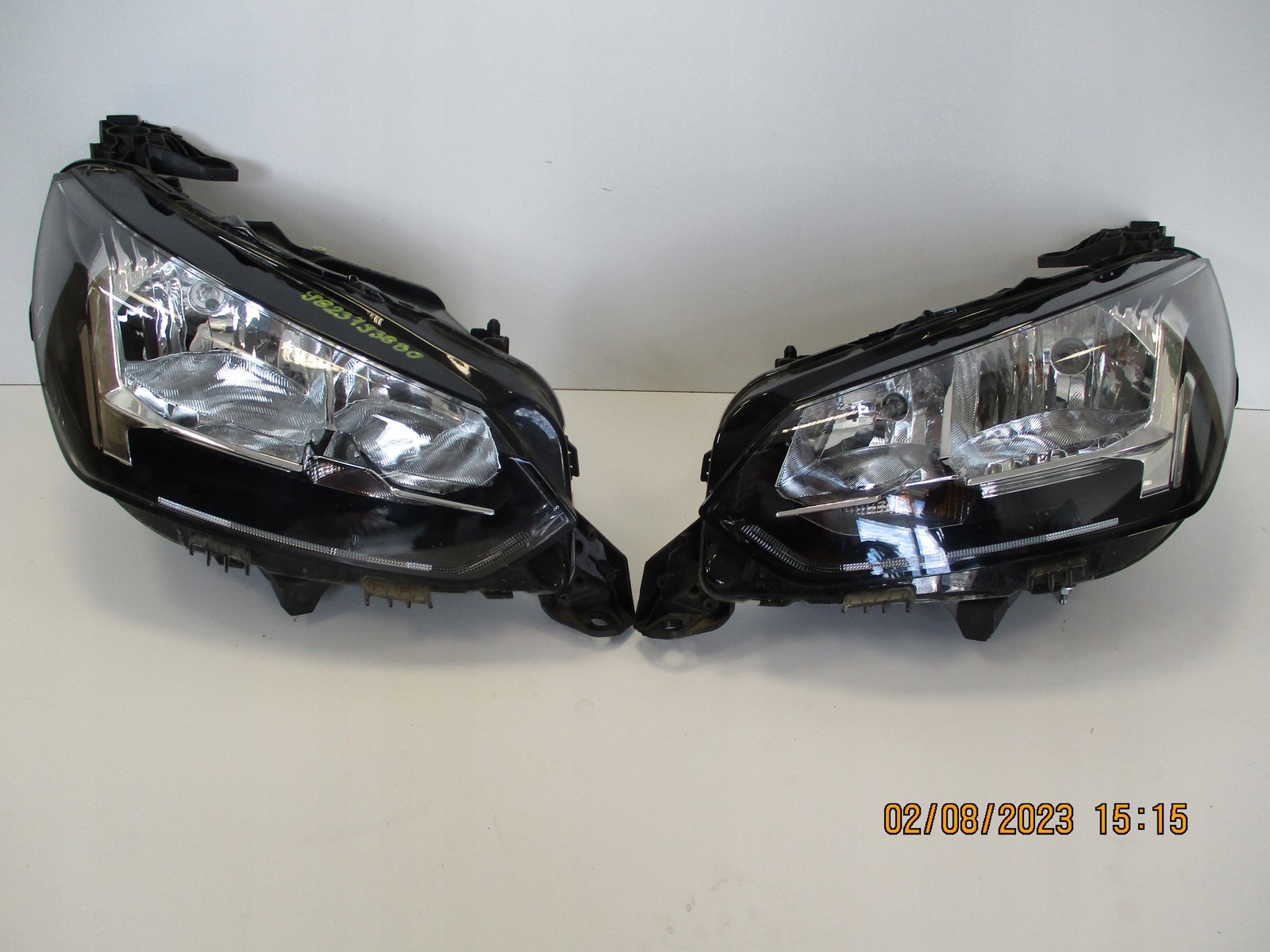 light right left PEUGEOT 208 9823193880