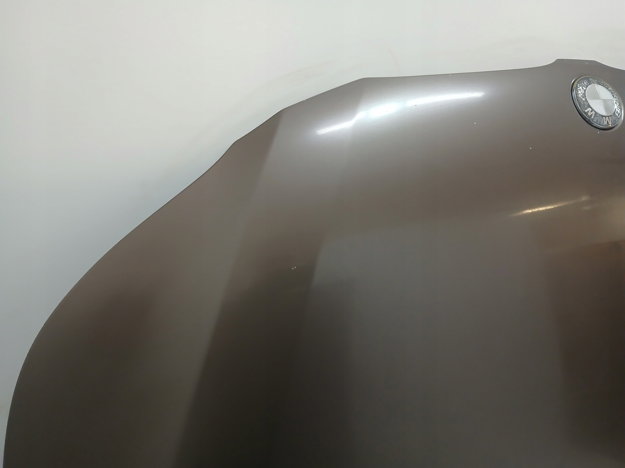 kapota BMW E60 E61 A09/8