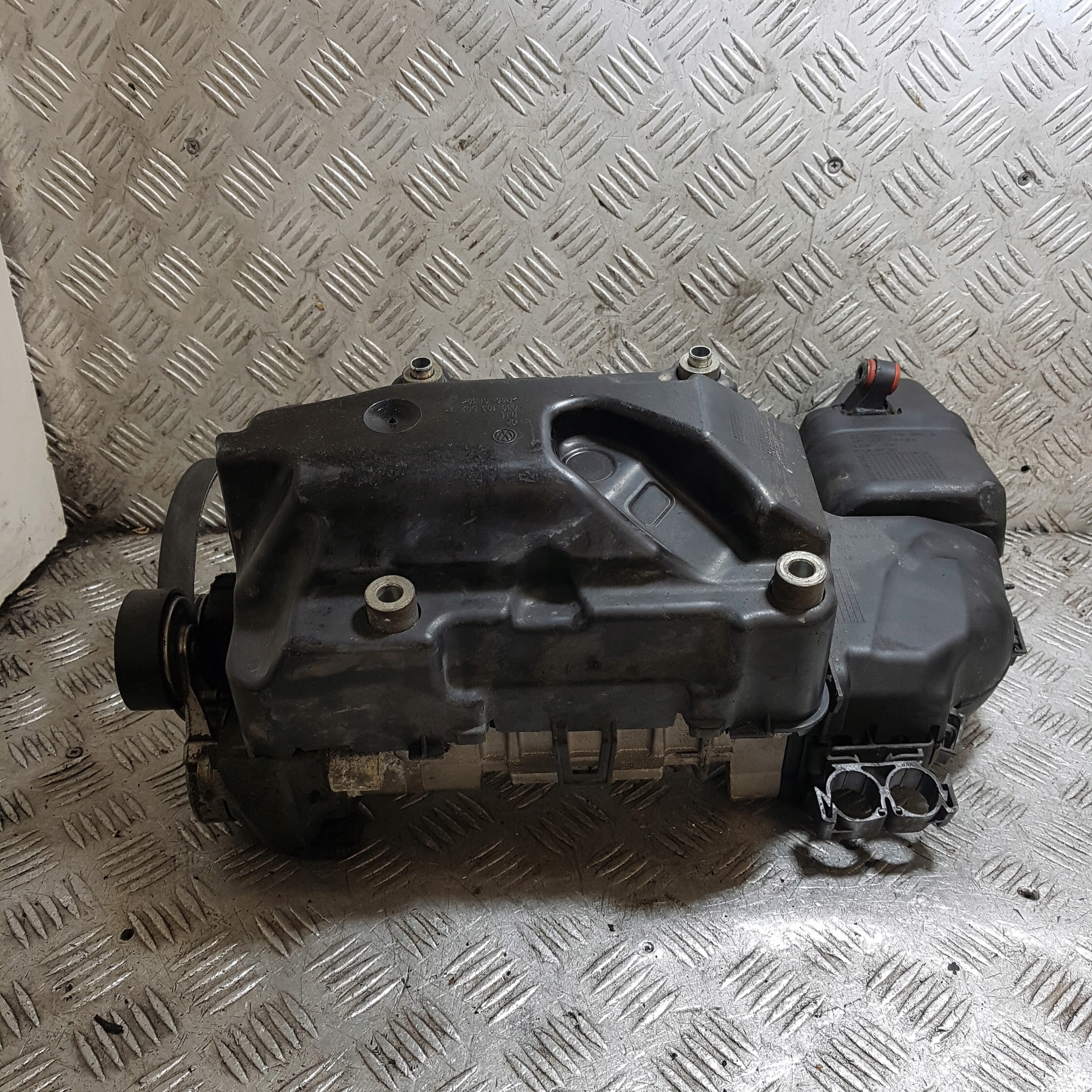 compressor compressor; air VOLKSWAGEN TOURAN 1 03C145601B 03C145650A