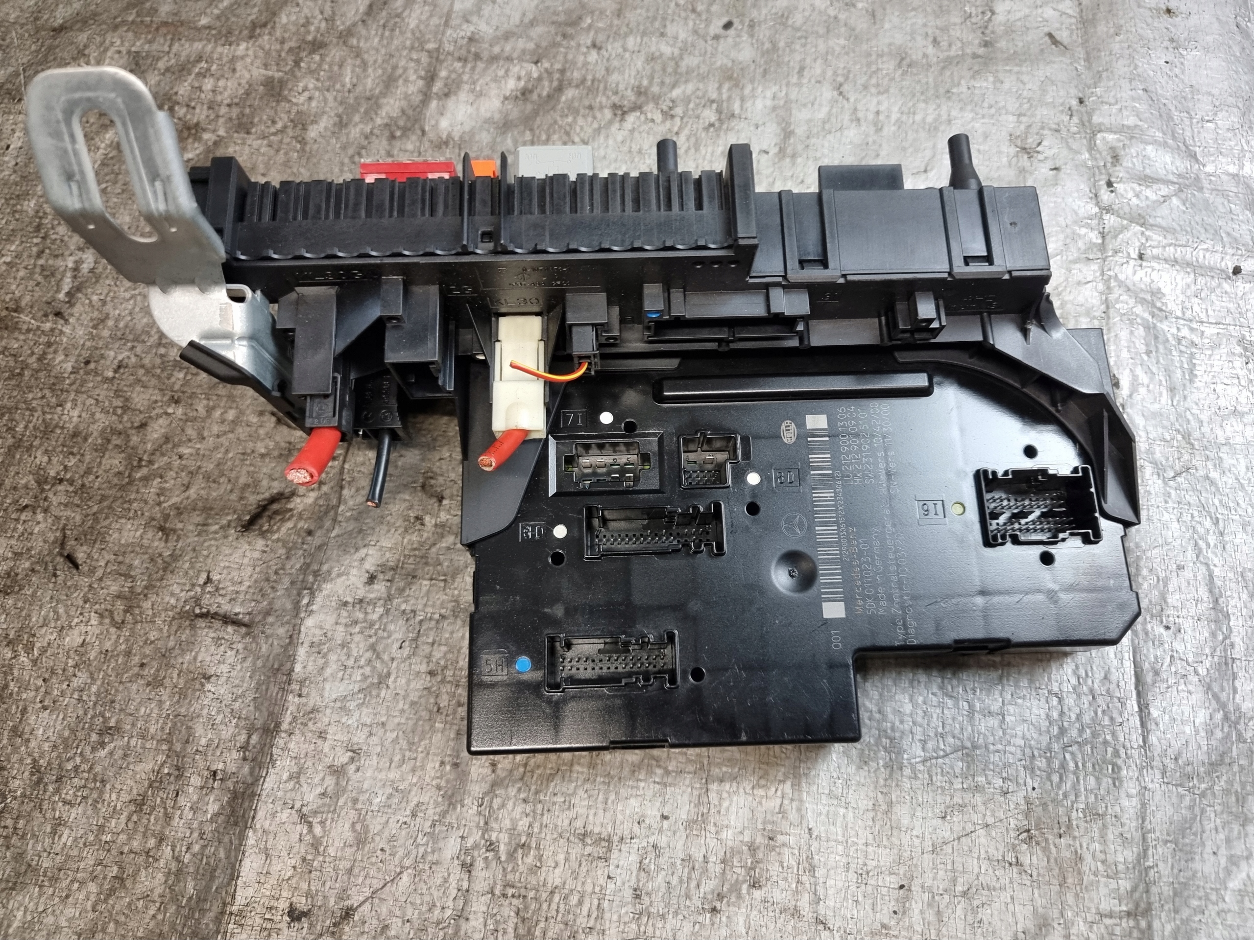 module control unit compartment SAM OE A2129001306 MERCEDES E KLASA W212 13r